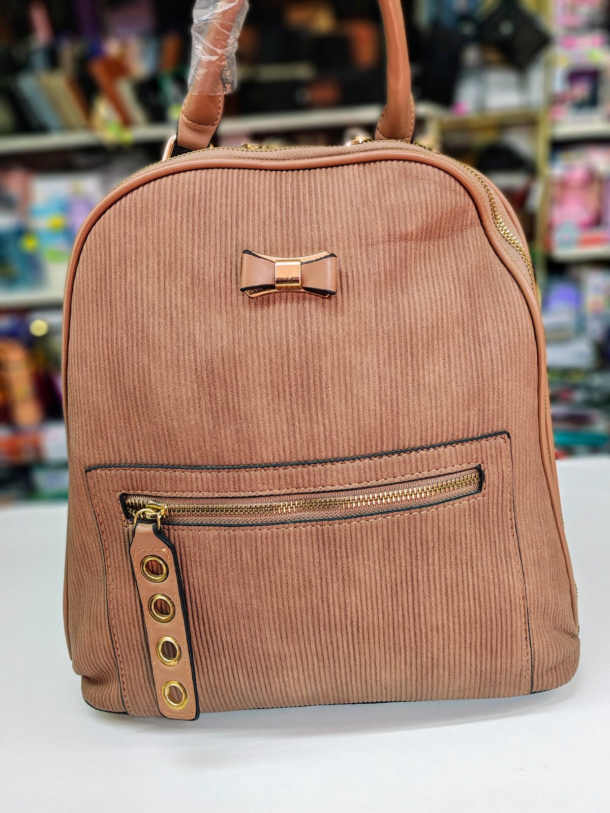 Mochila de tela marrón