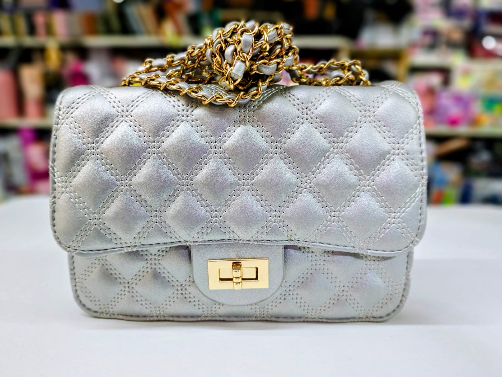 Bolso acolchado plateado