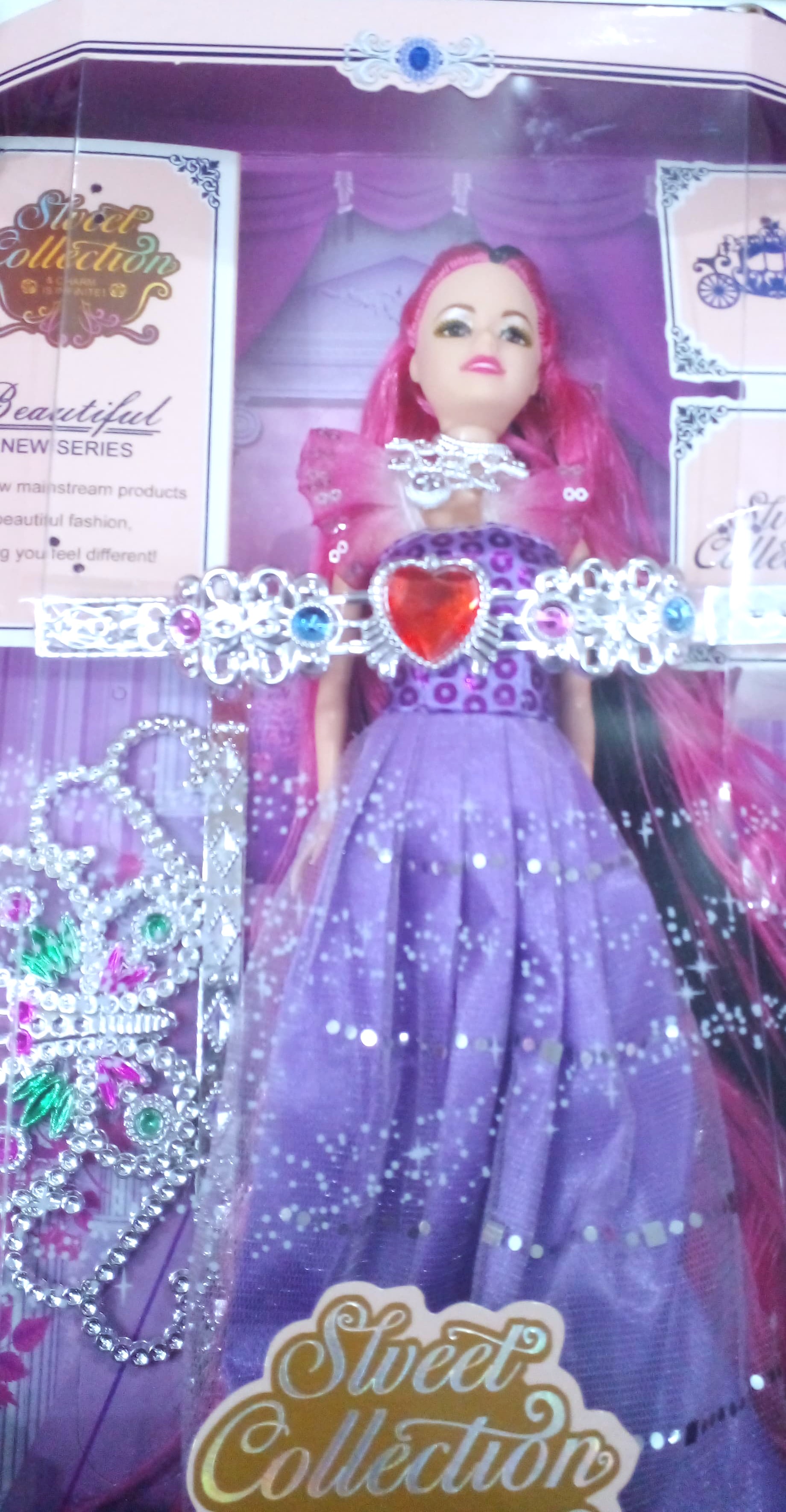 Muñeca Princesa Vestido Morado de Goma