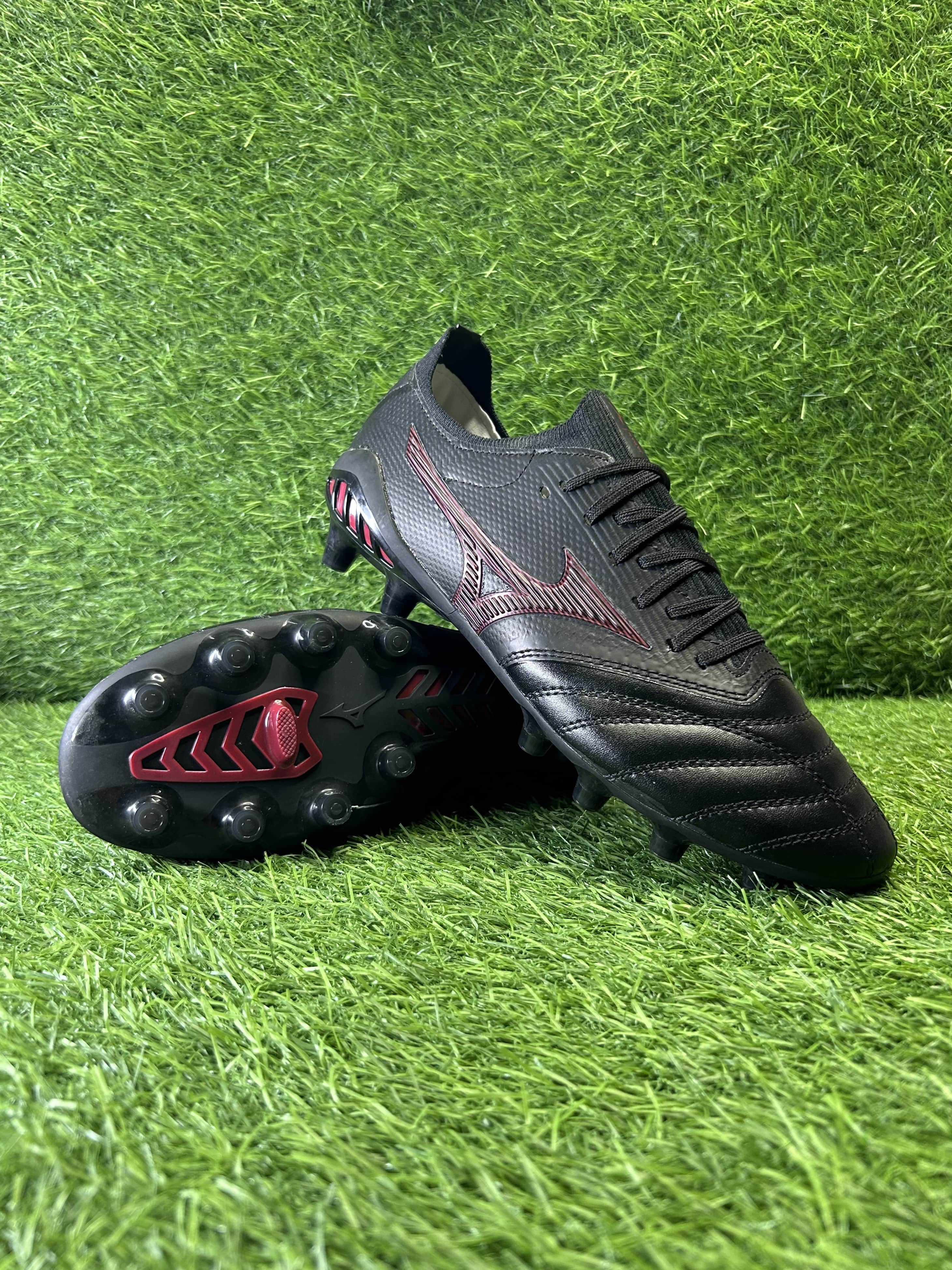 Mizuno Back Red colourway