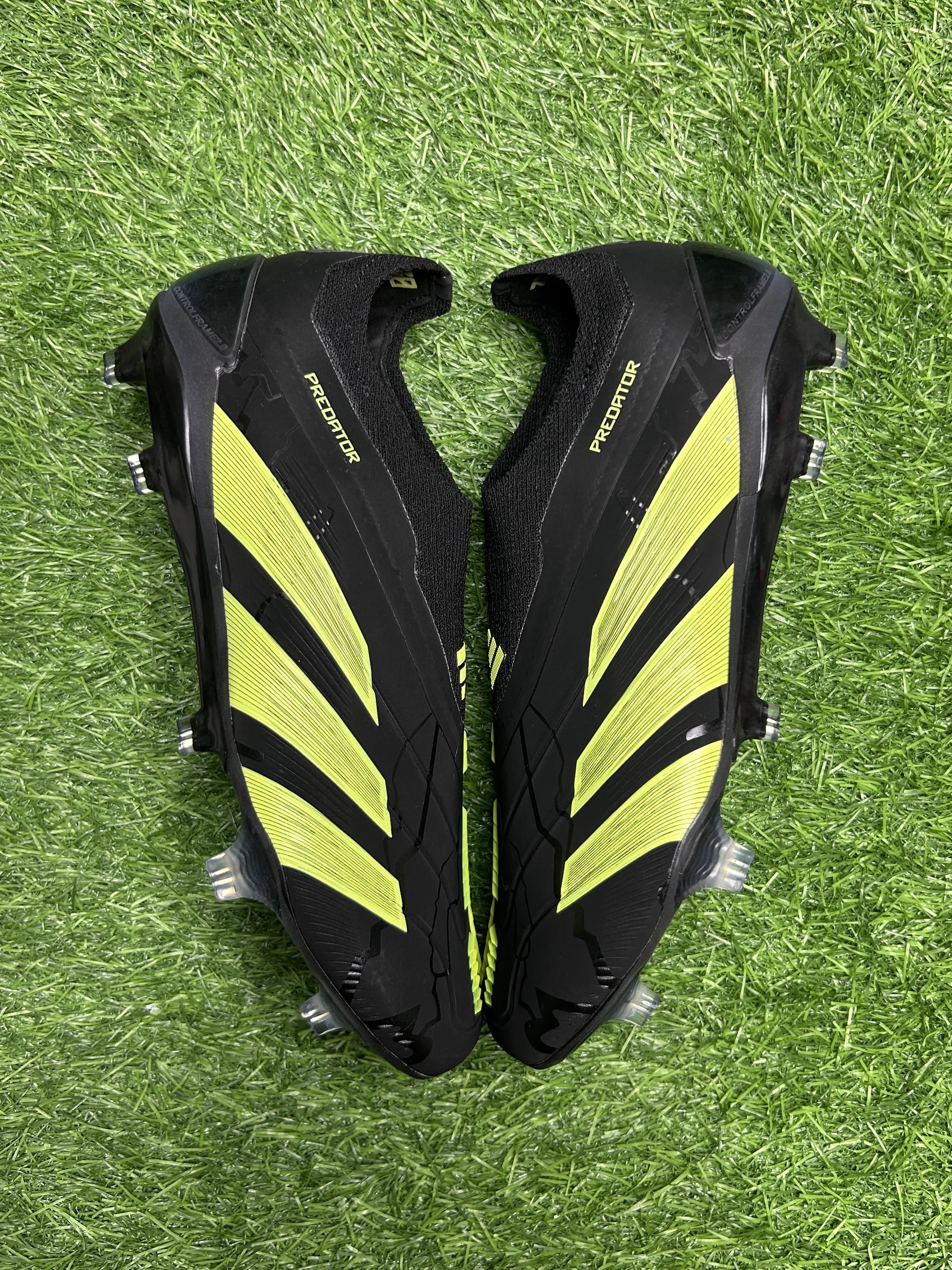 Predator 30 Merky Laceless