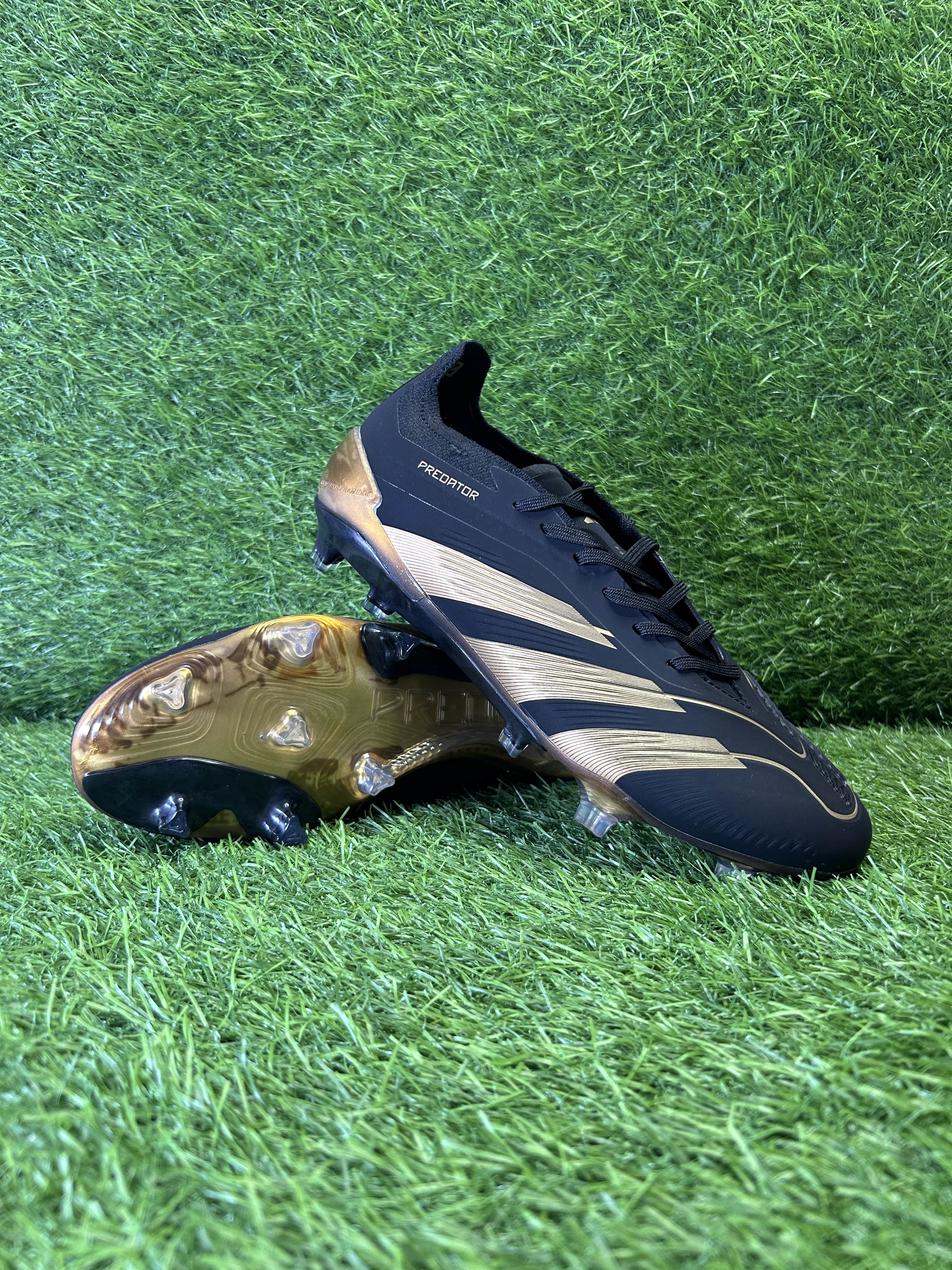 Predator 30 Belligold Laceless