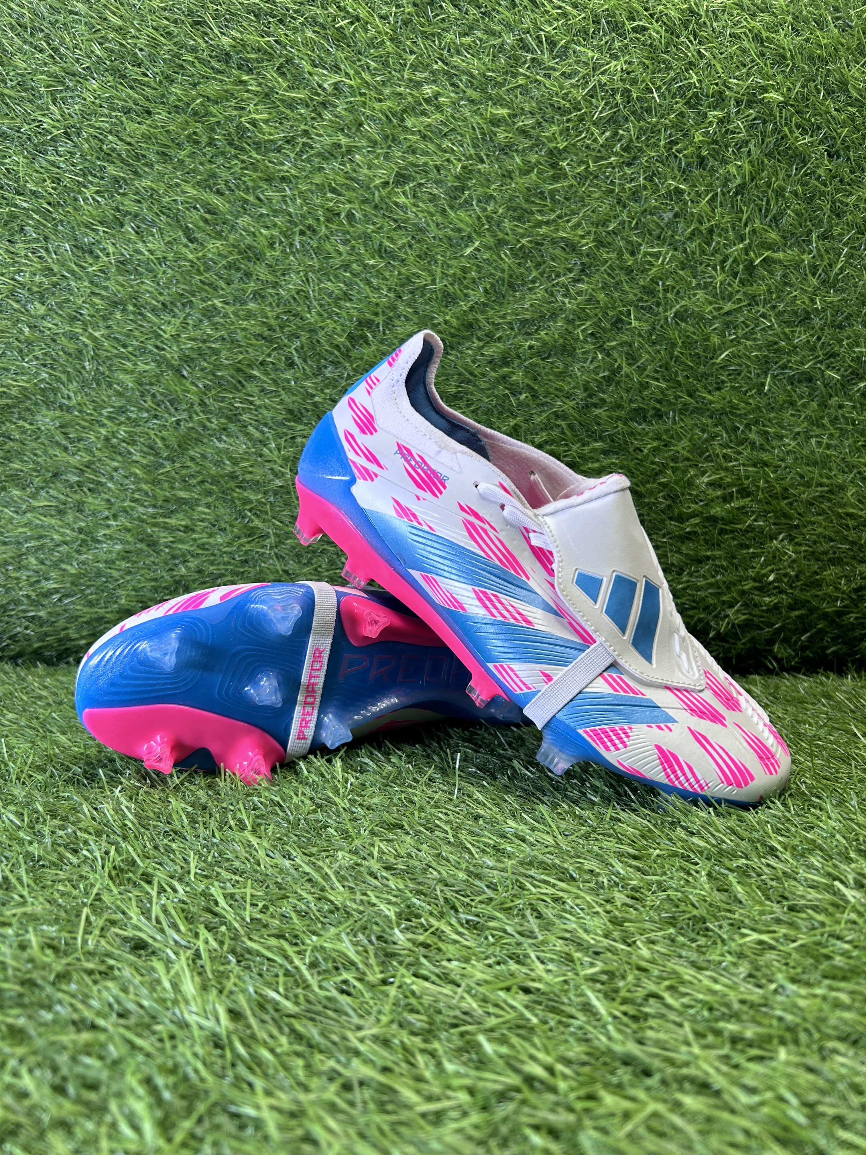 Predator 30 Bluepink Colourway