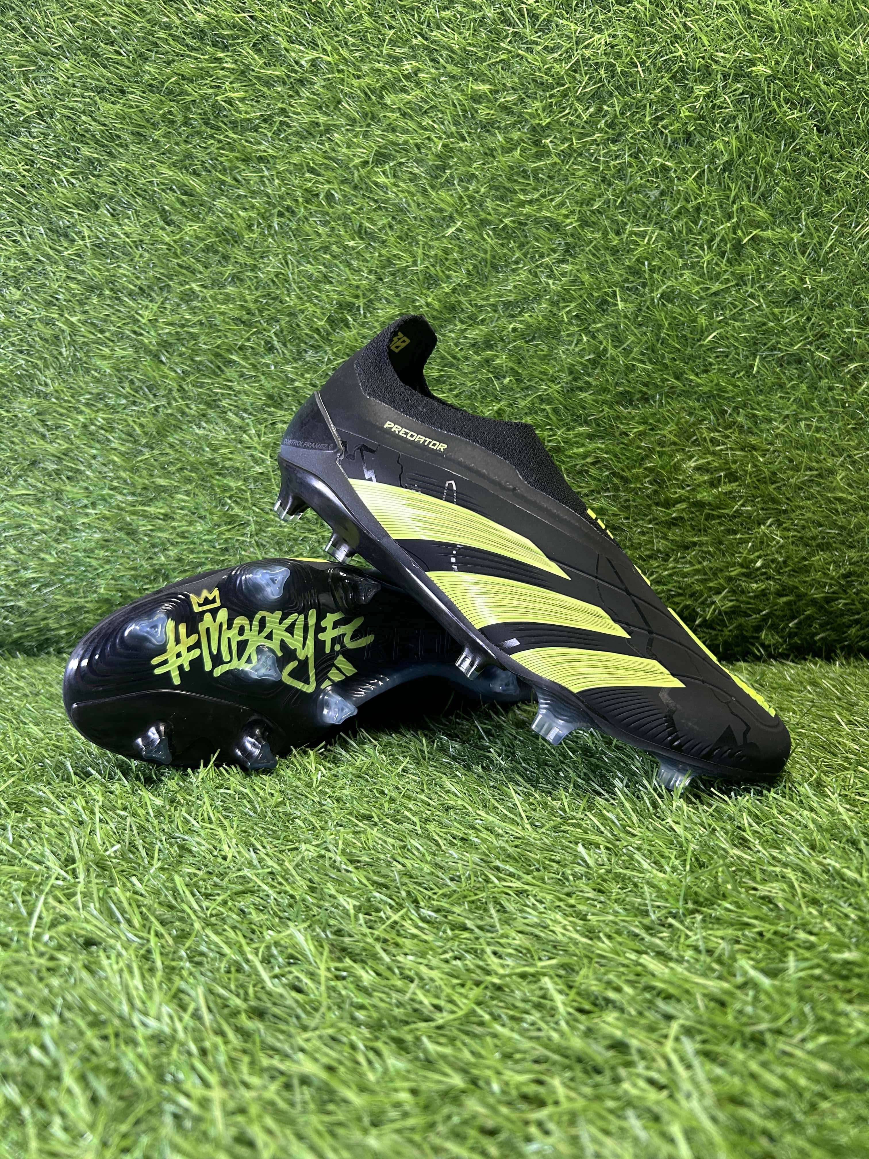 Predator 30 Merky Laceless