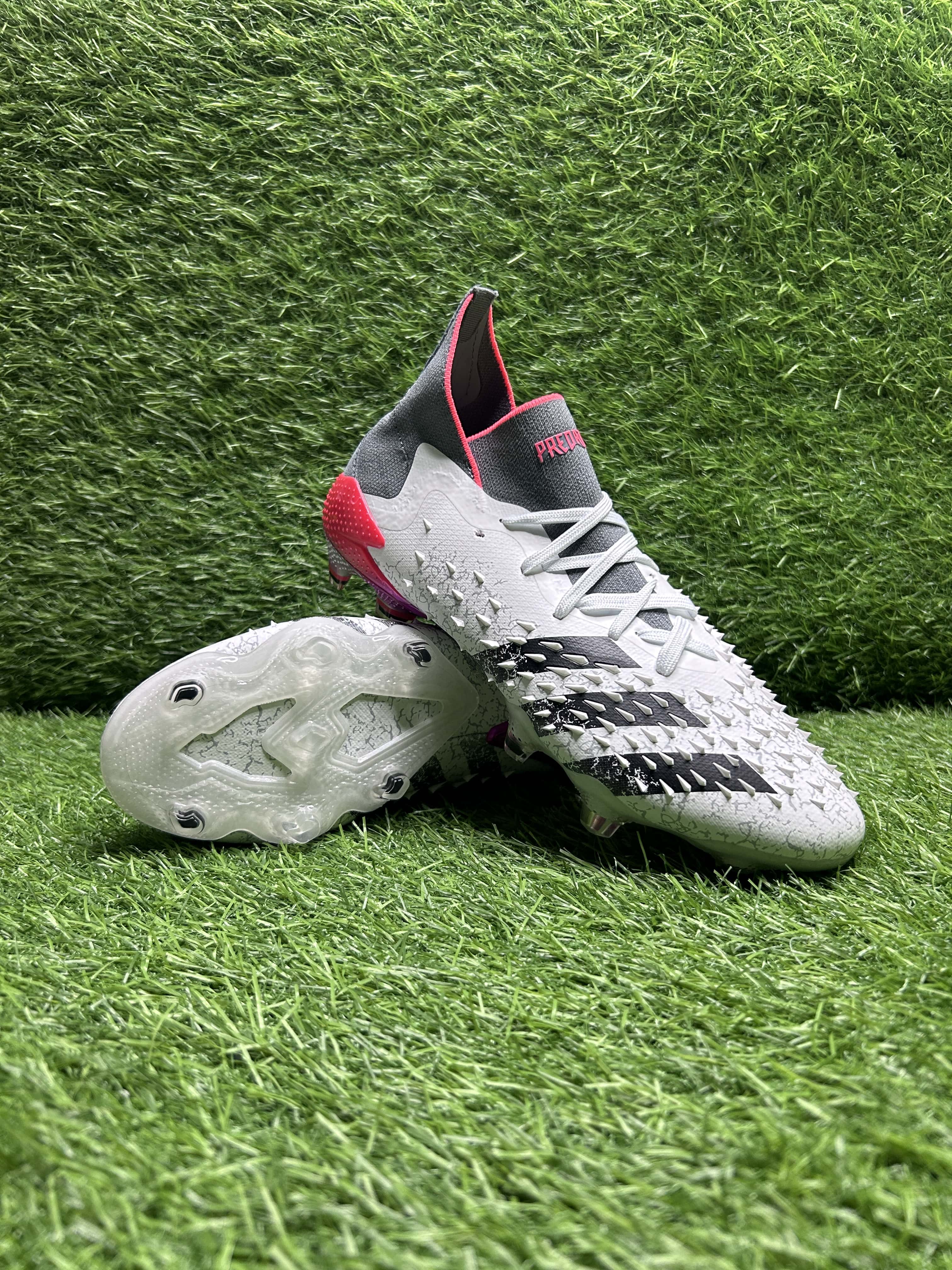 Predator Freak Metallic Silver Red