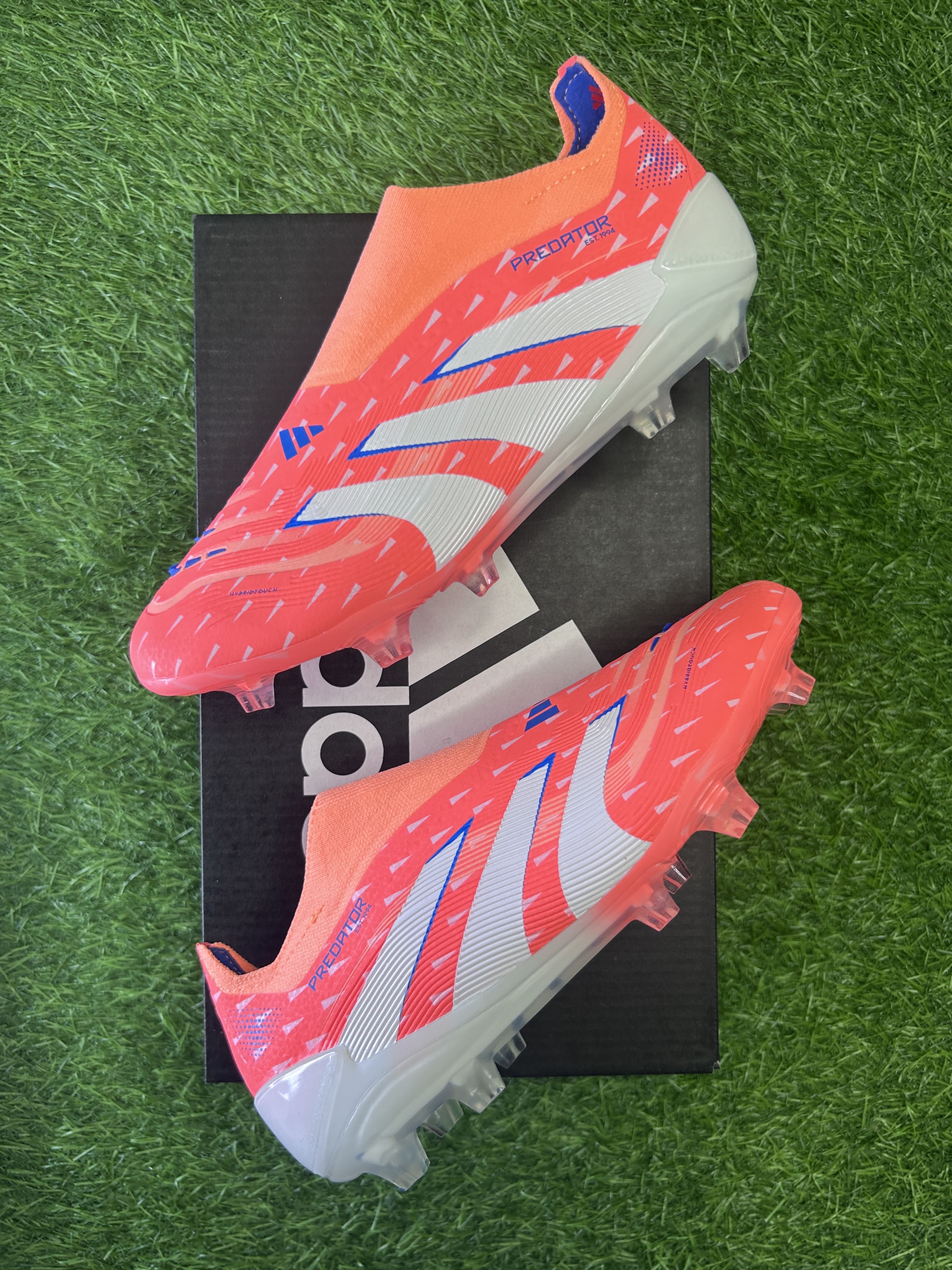 Predator 30 Coral Blaze Laceless