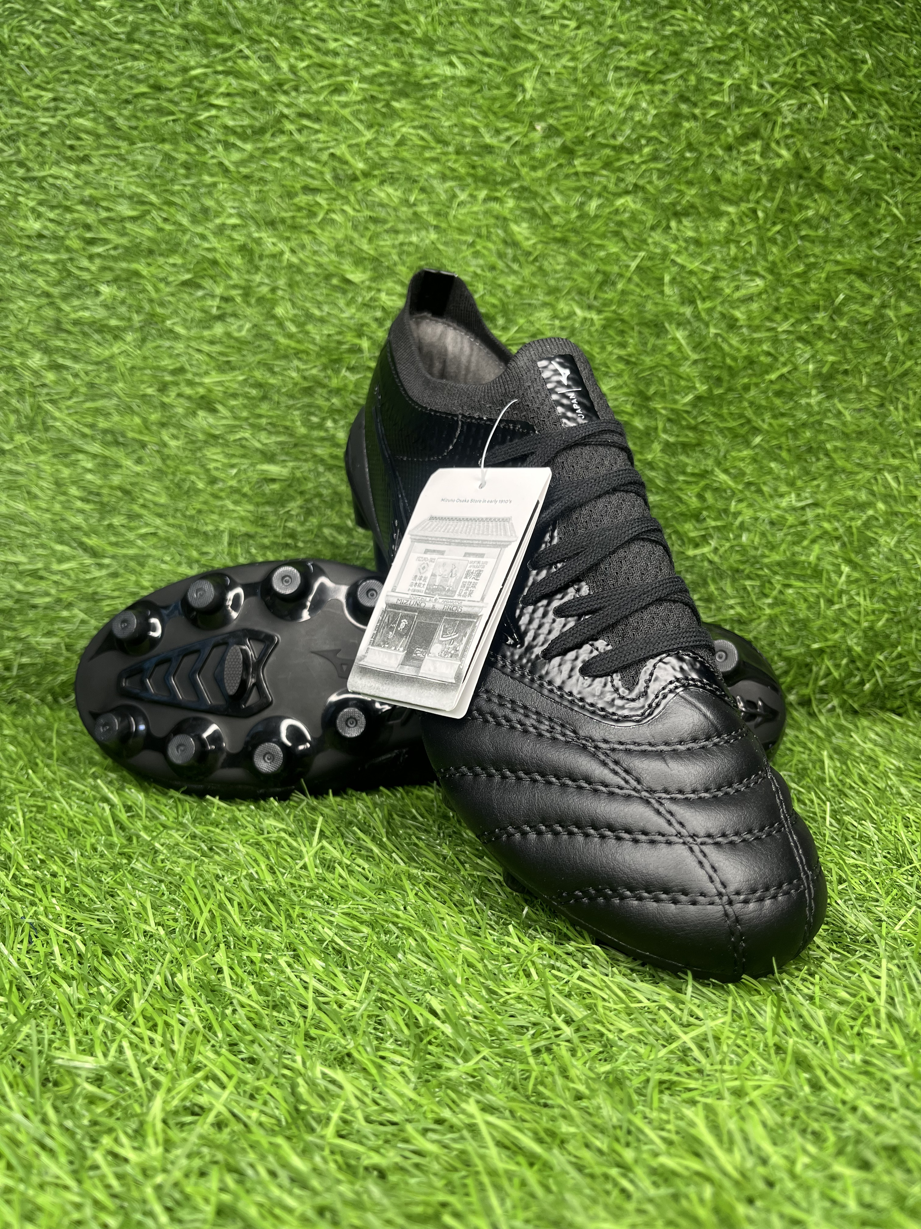 Morelia Midnight Black colourway