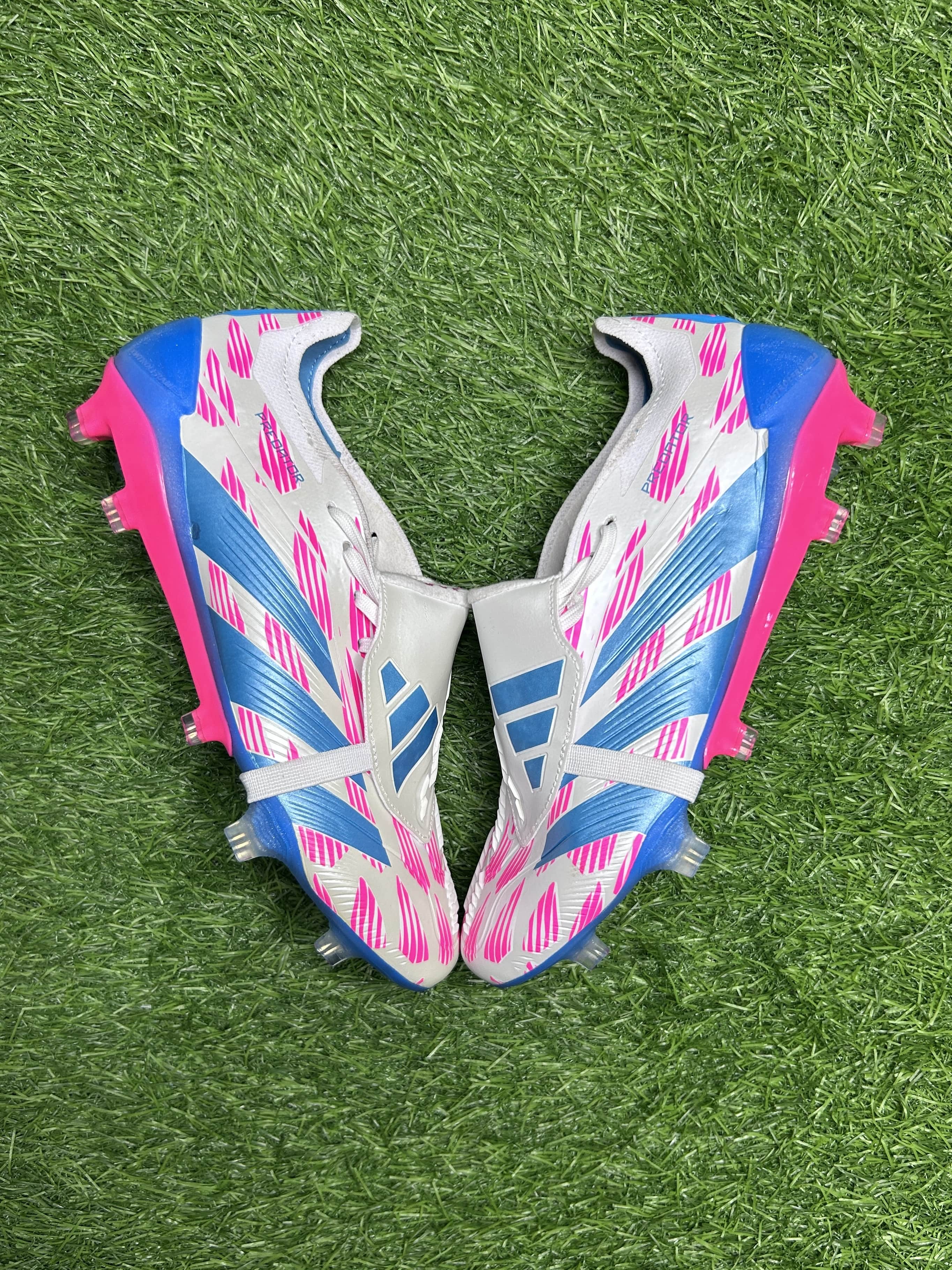 Predator 30 Bluepink Colourway