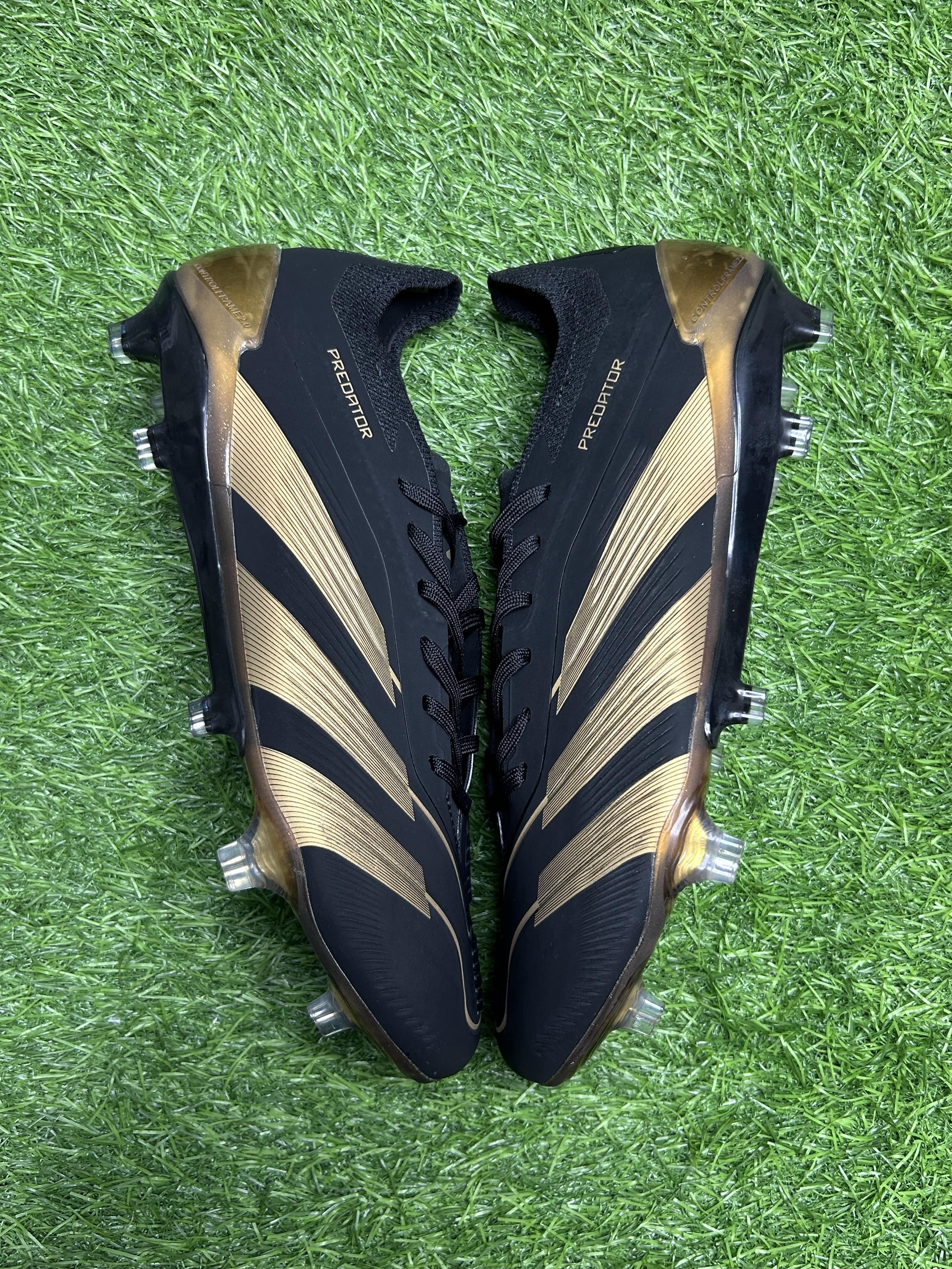 Predator 30 Belligold Laceless