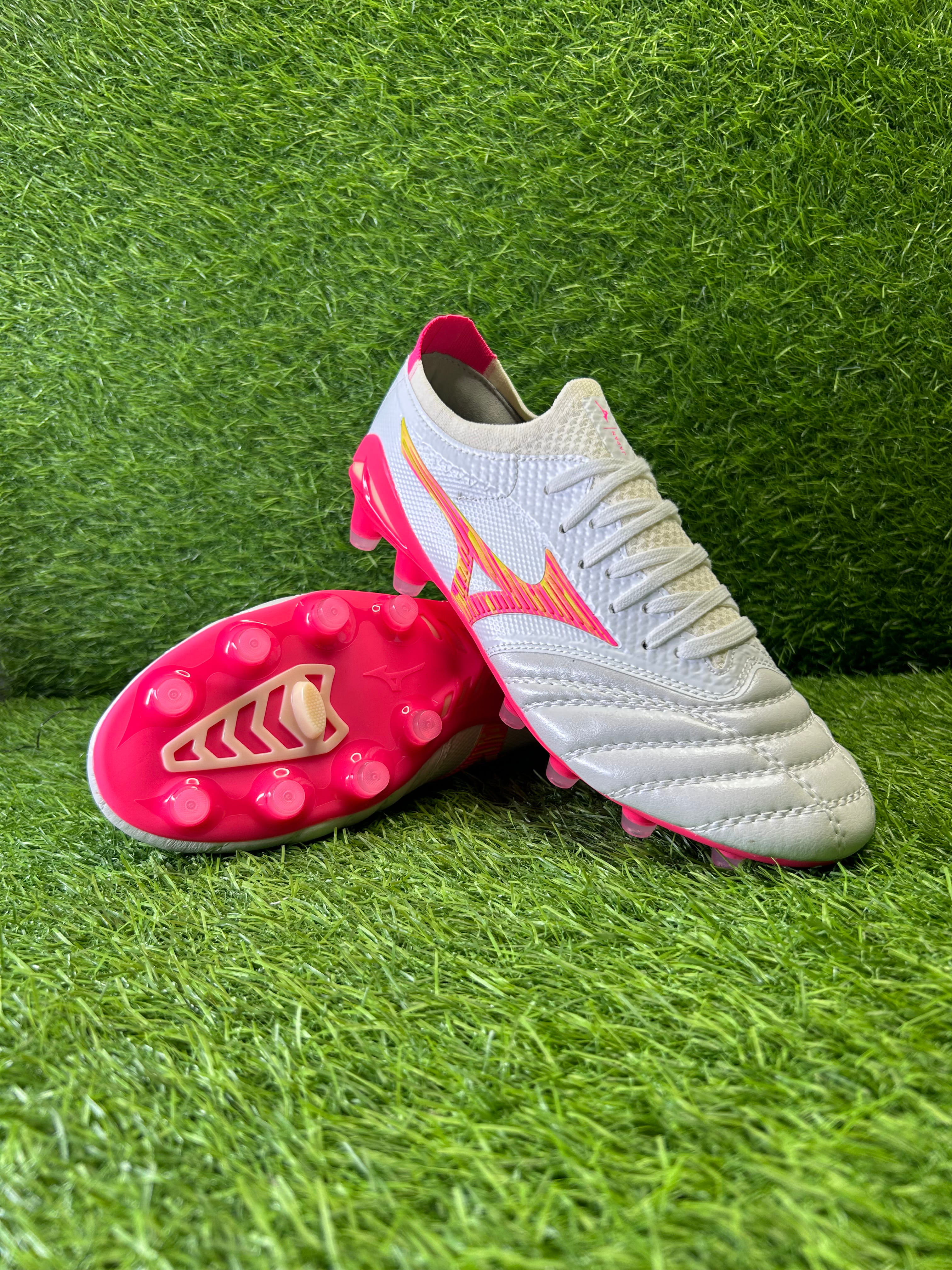 Morelia White Pink colourway
