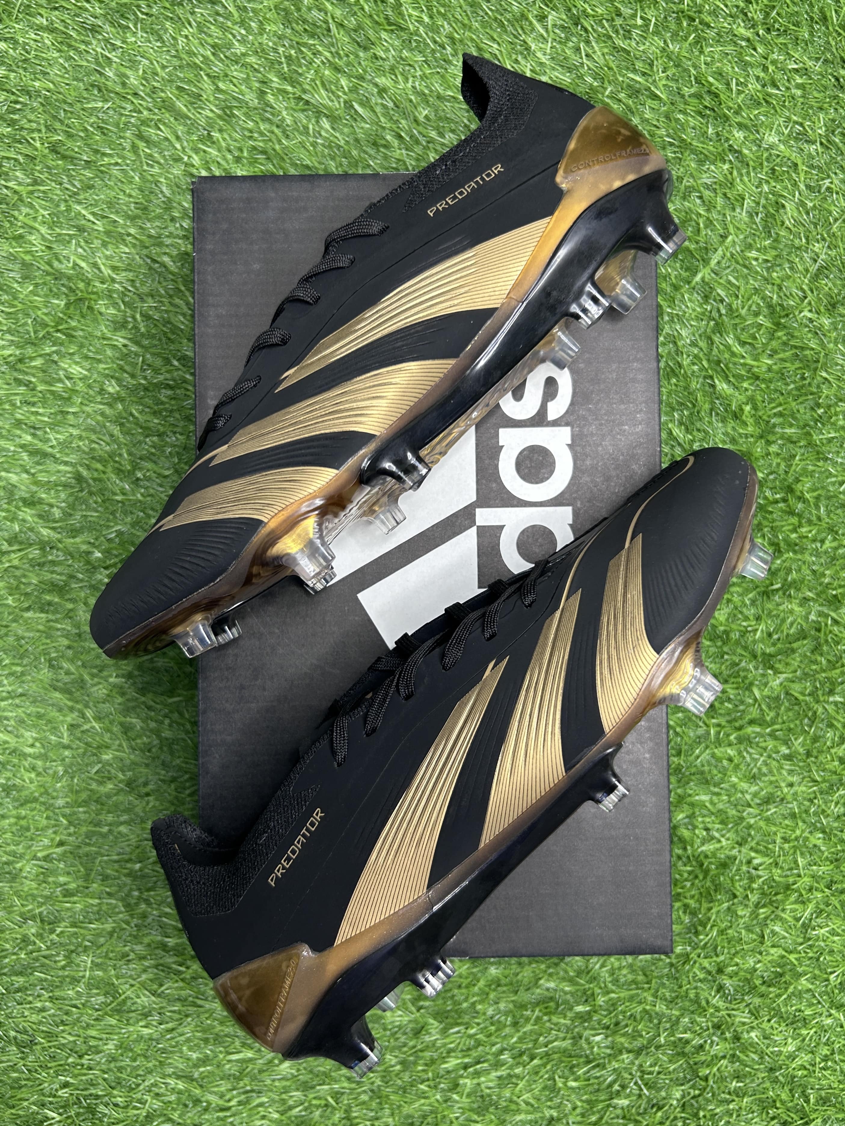 Predator 30 Belligold Laceless