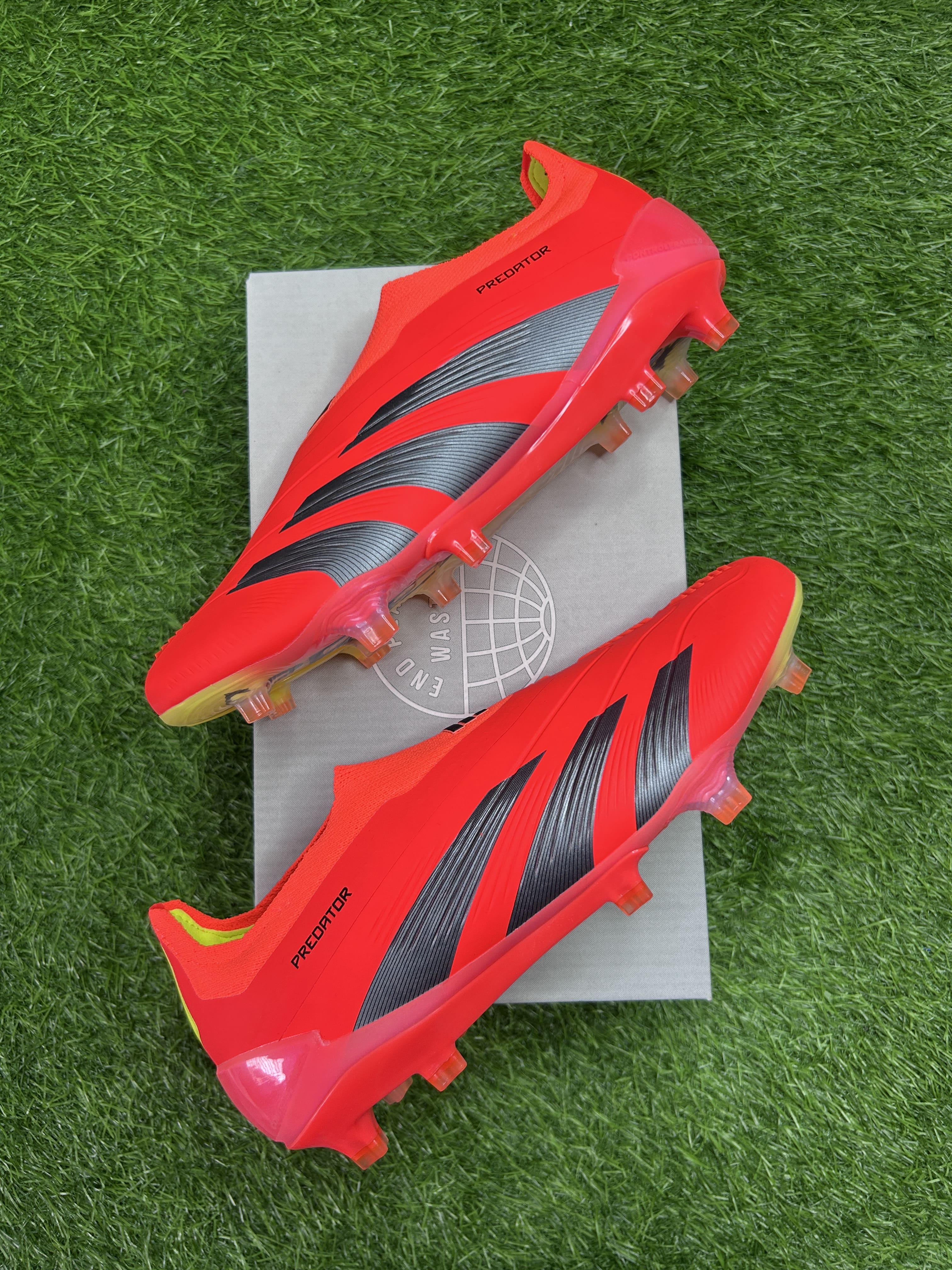 Predator 30 Solar Laceless