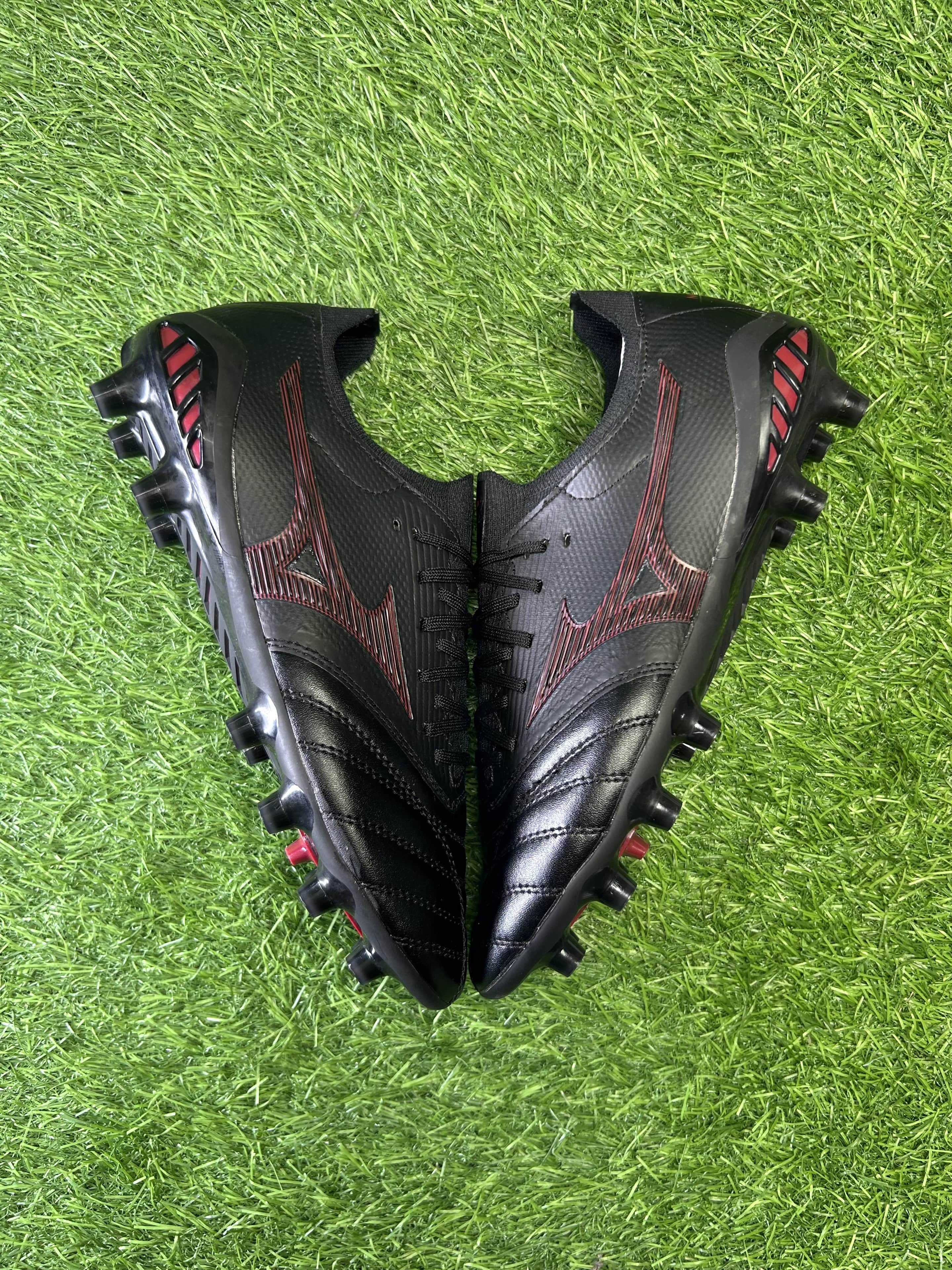 Mizuno Back Red colourway