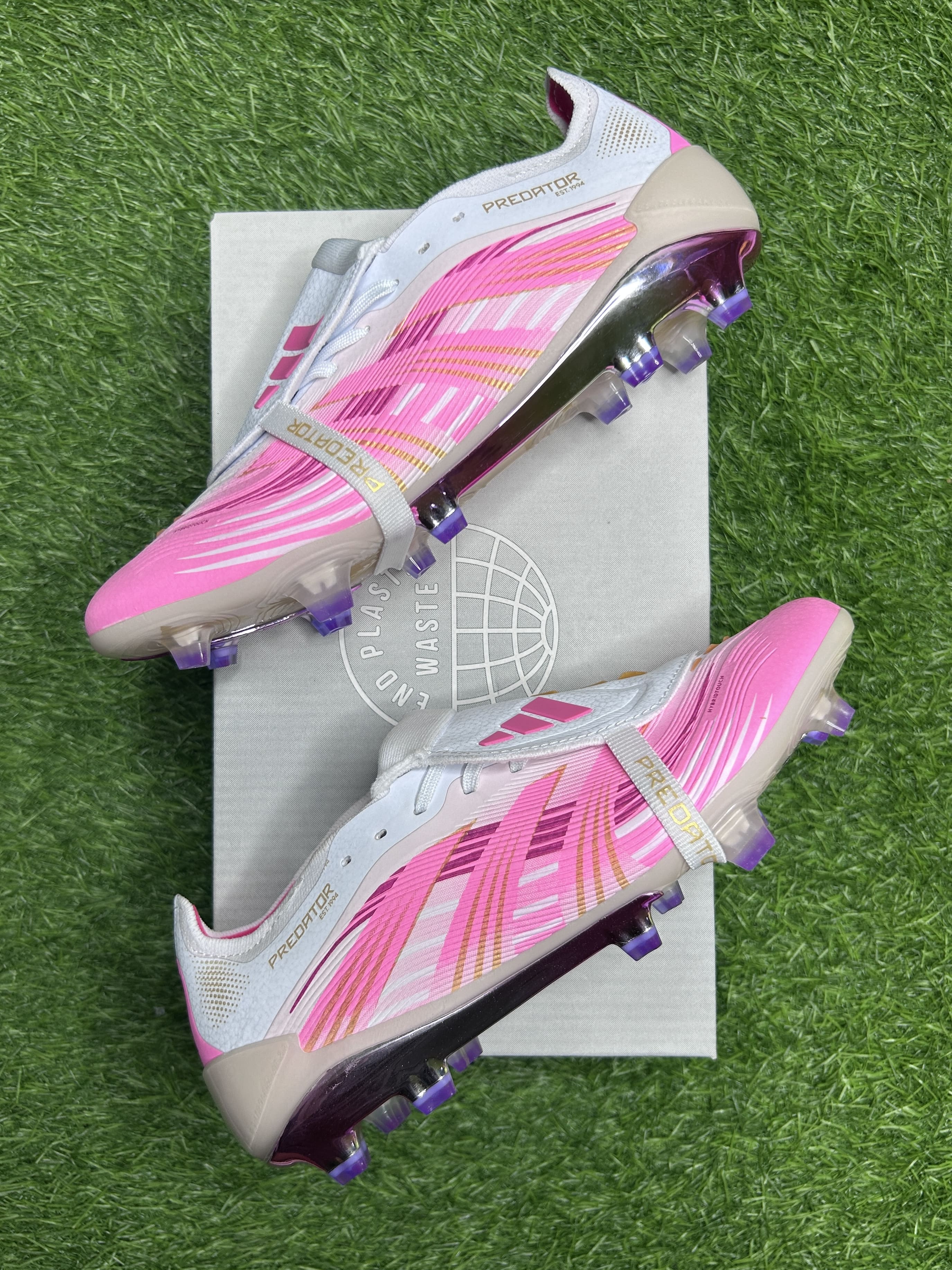 Predator 30 White & Pink Colourway