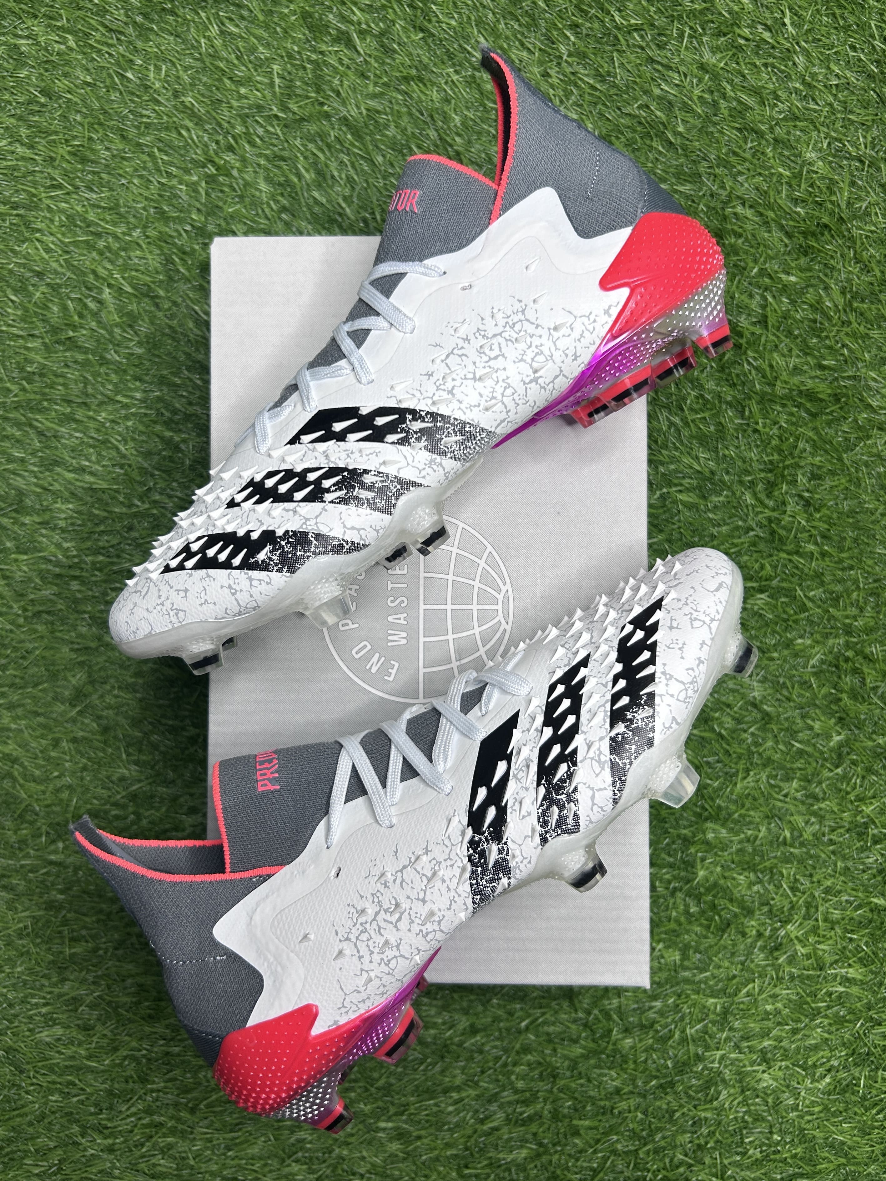 Predator Freak Metallic Silver Red