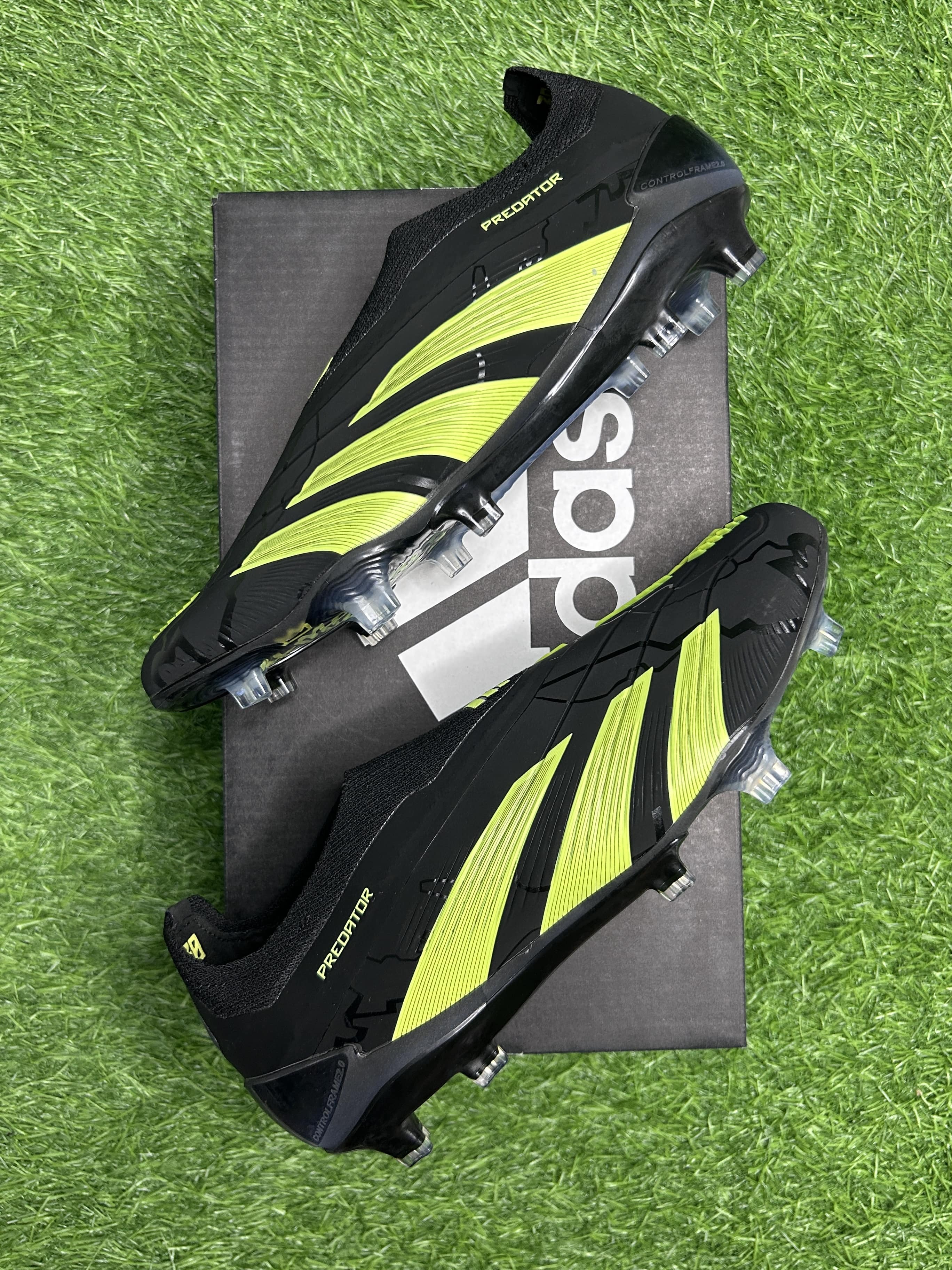 Predator 30 Merky Laceless