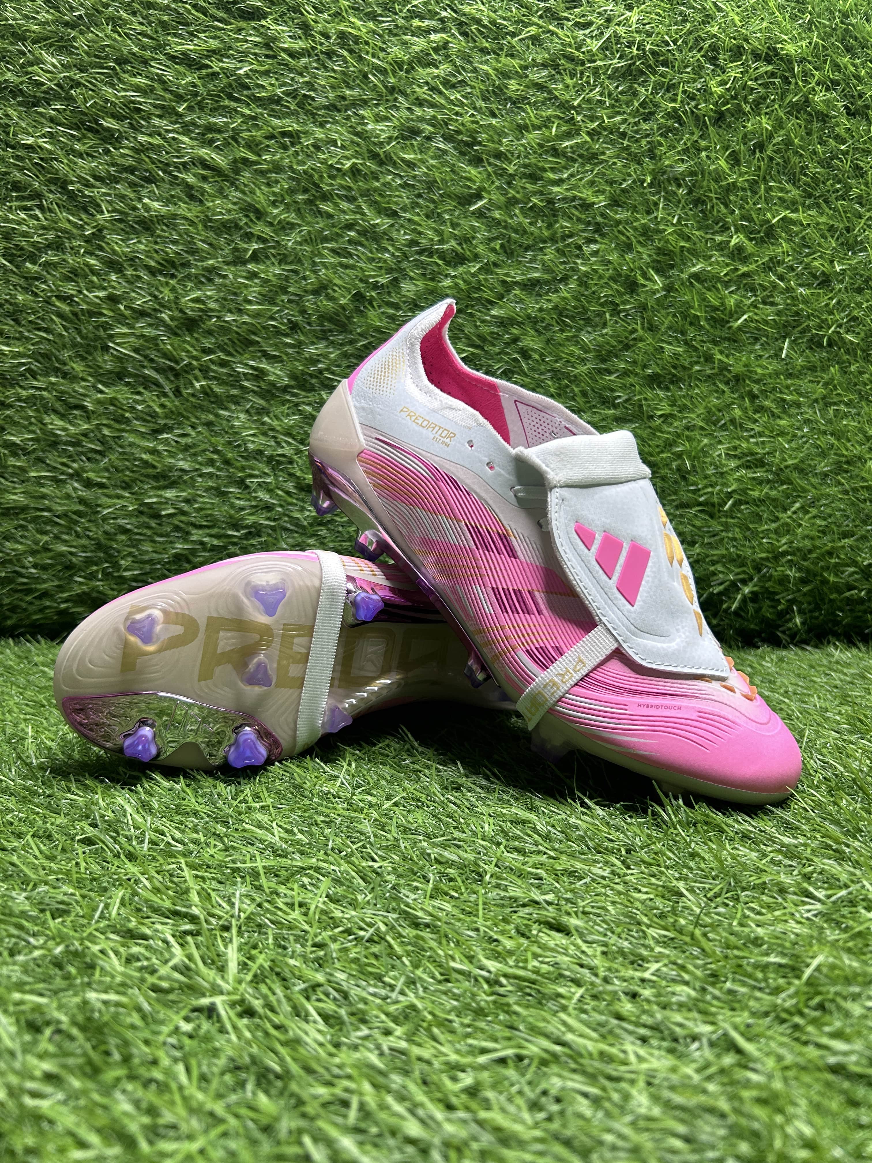 Predator 30 White & Pink Colourway