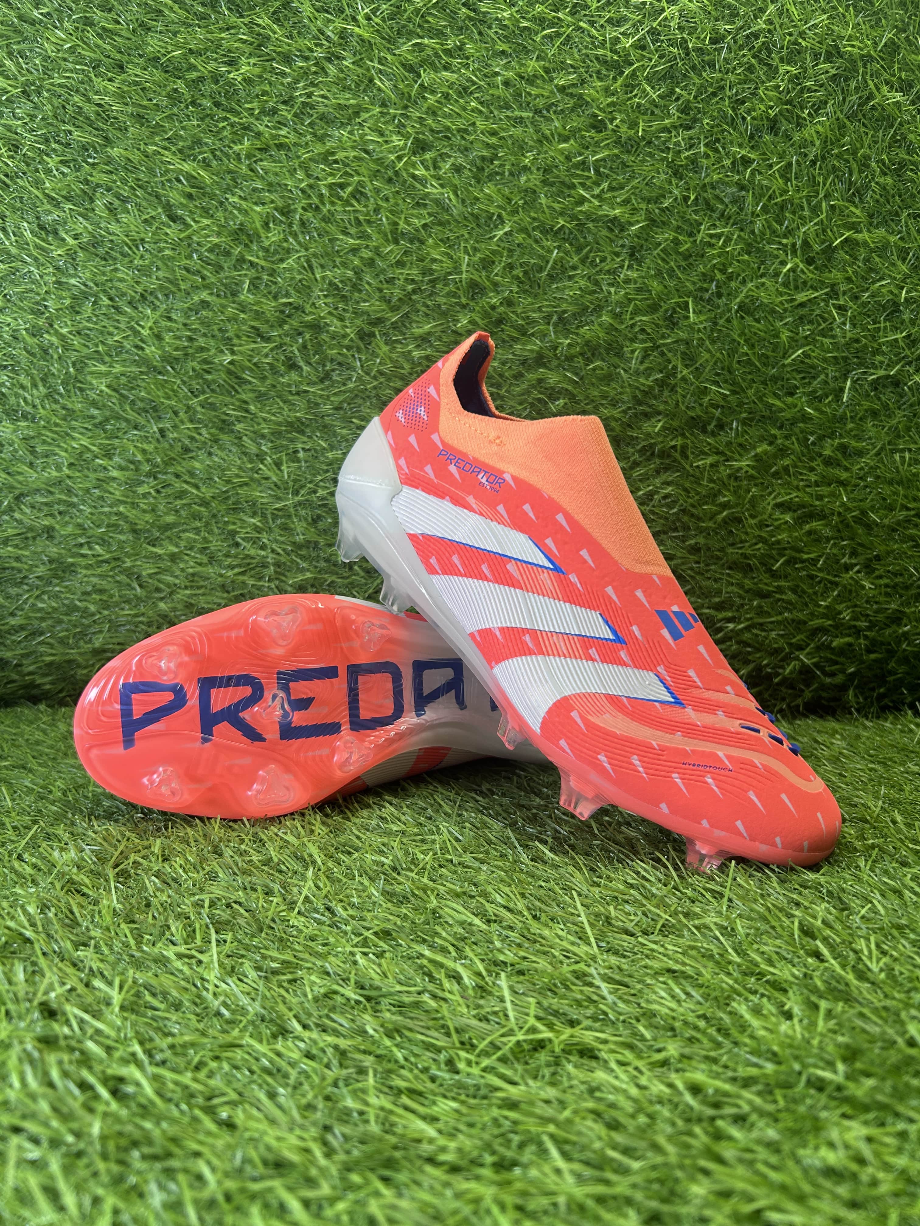 Predator 30 Coral Blaze Laceless