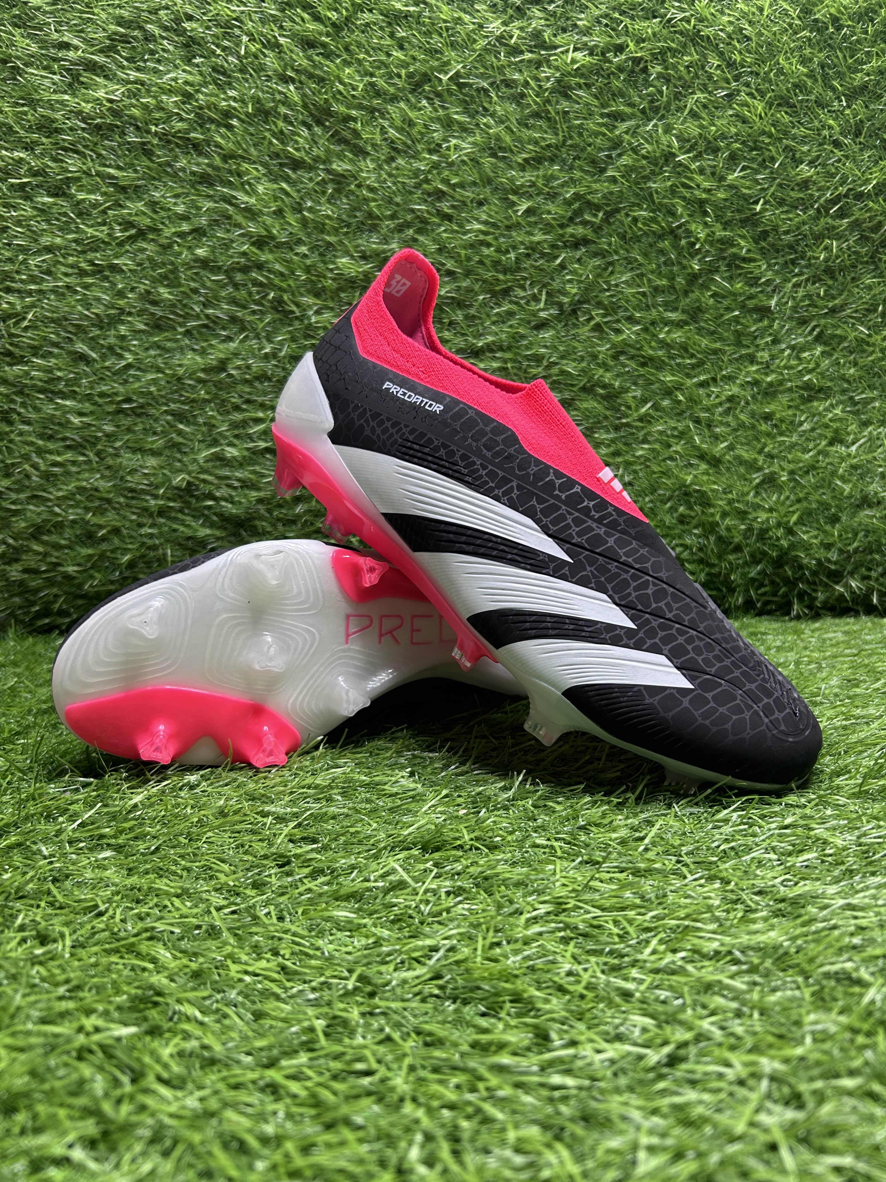 Predator 30 Blackpink Colourway Laceless