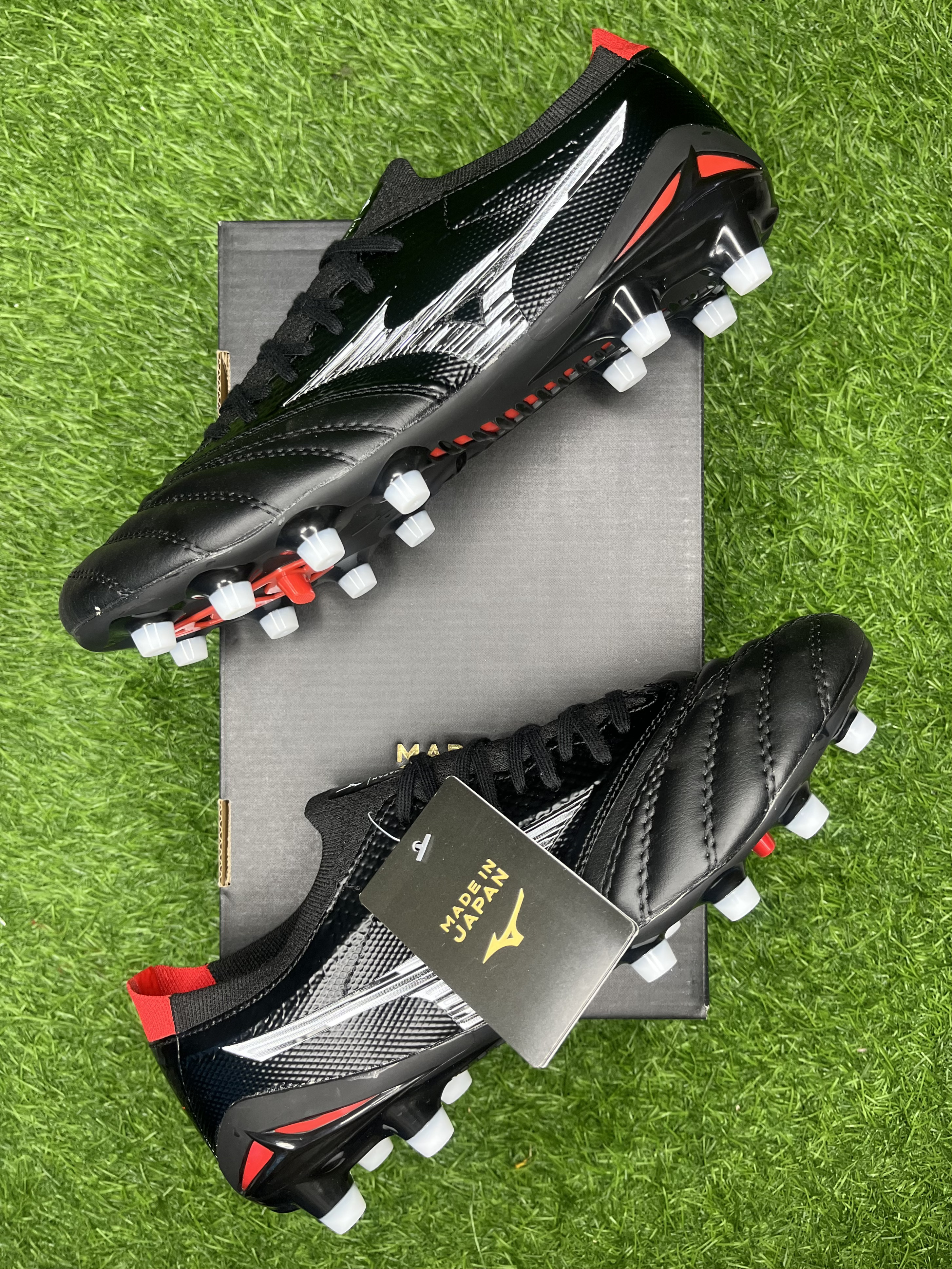 Morelia Black Silver colourway