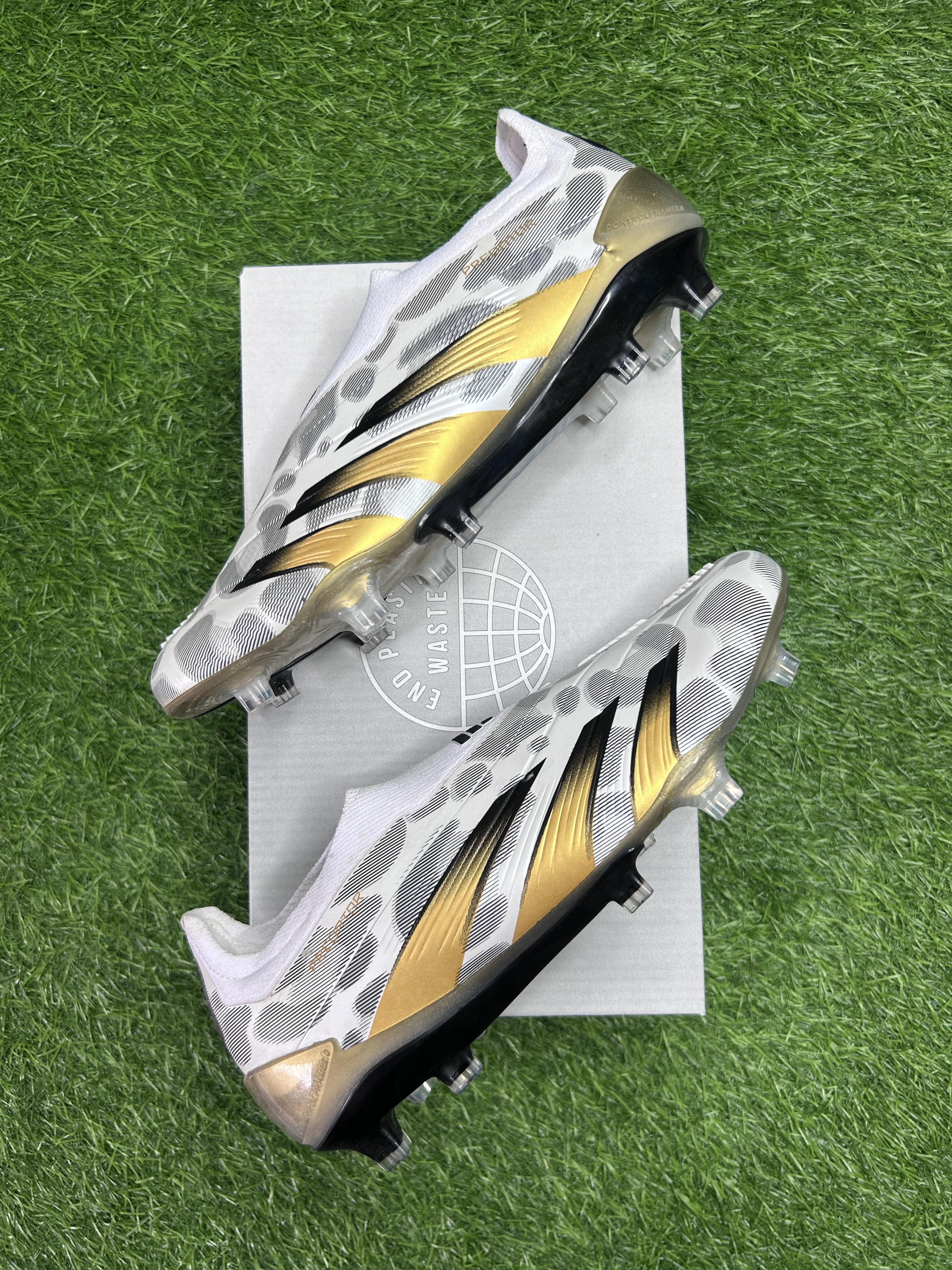 Predator 30 white gold laceless