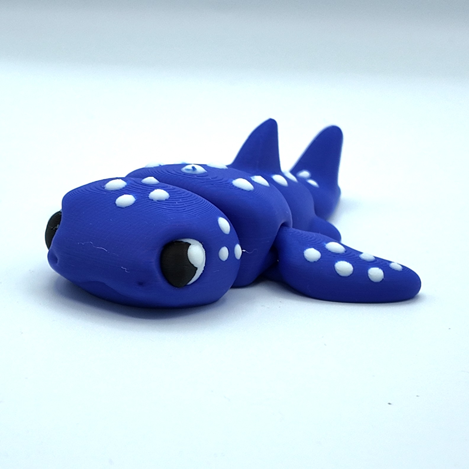 Articulated Baby Whale Shark Flexi Toy | 3D Printed Fidget Toy | Tactile Sensory Desk Pet | Cute Collectible Sea Animal Gift | Multiple Colours