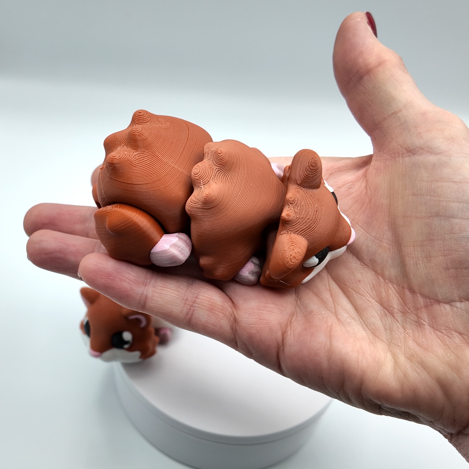 Articulated Hamster Toy – 3D Printed Flexible Desk Pet, Cute Hamster Fidget Toy, Articulated Animal Keyring Option, Backpack Bag Charm, 10cm Hamster Figurine