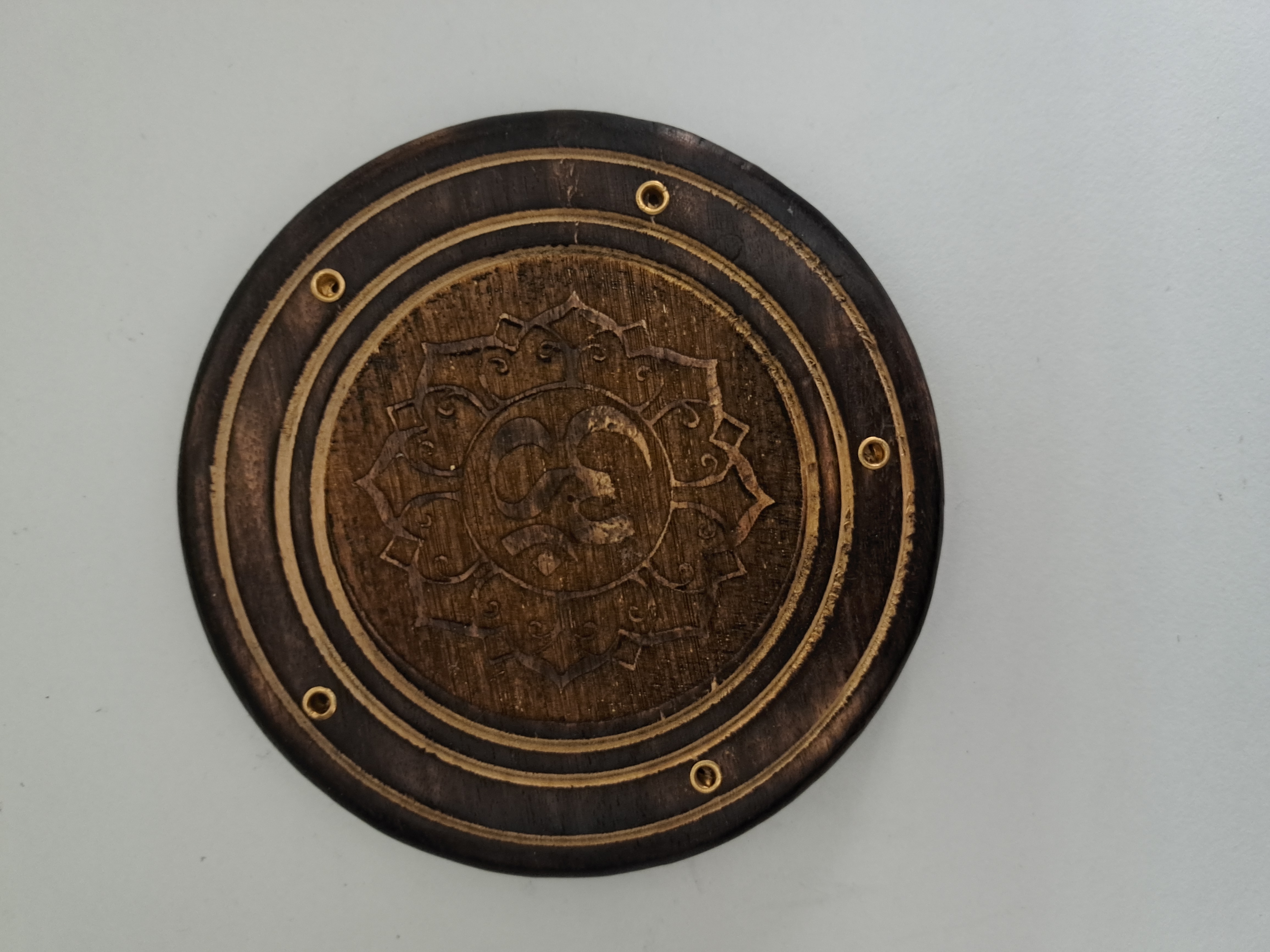 Posavasos de madera tallado