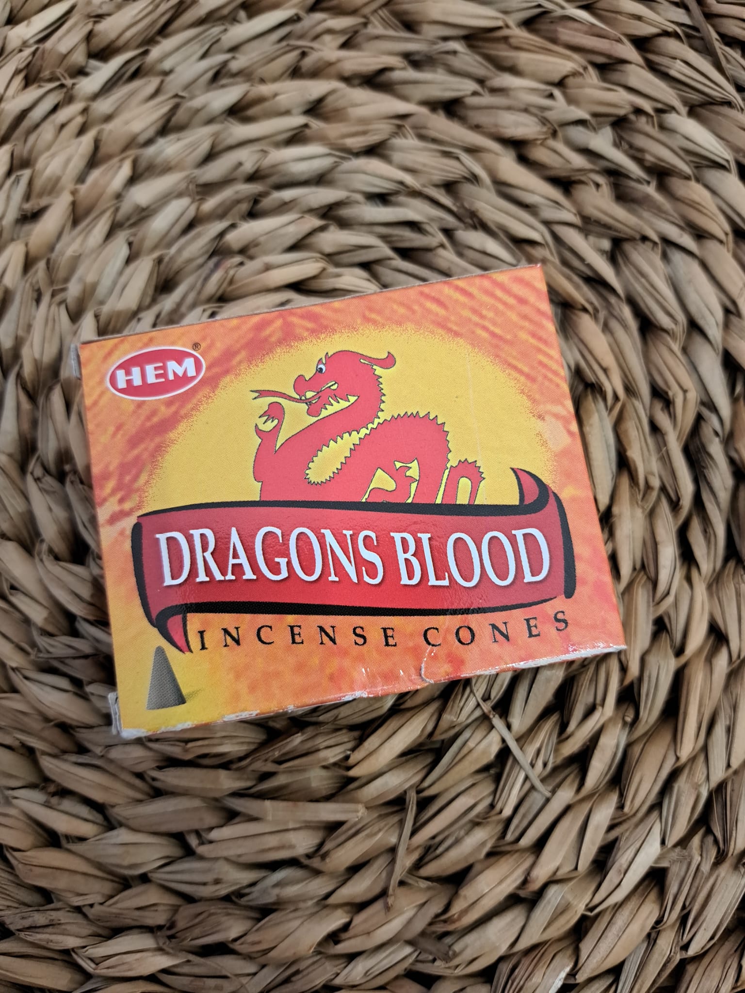 Conos de incienso sangre de dragón