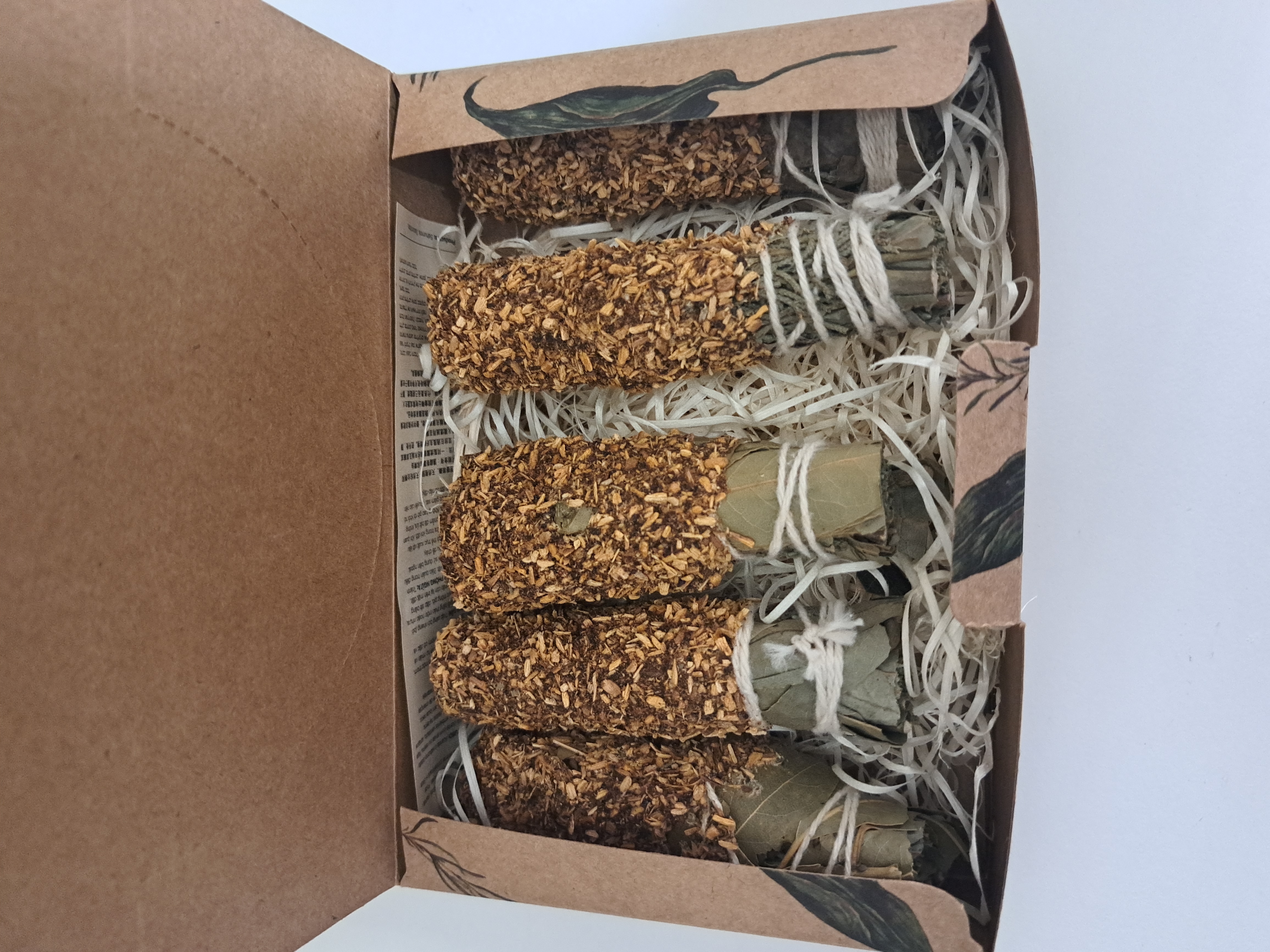 Atadillos de mirra y palo santo Sagrada Madre