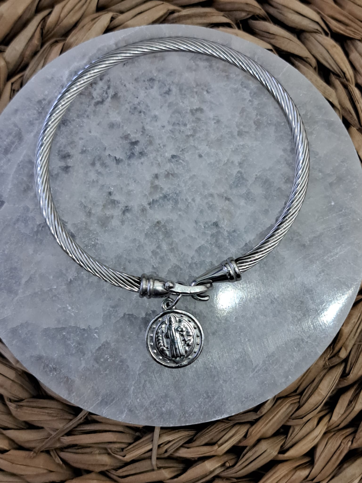 Pulsera de acero inoxidable con San Benito