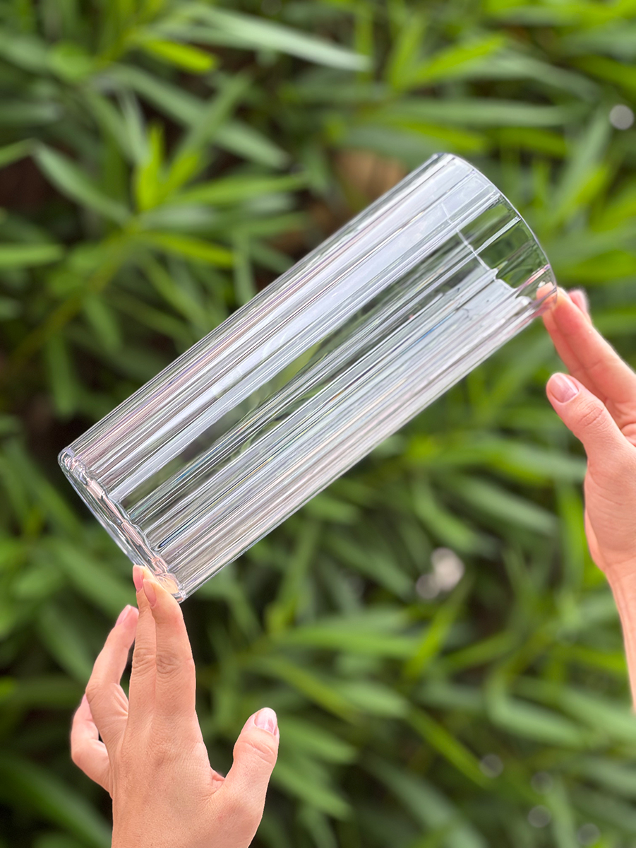 Vaso em acrílico transparente