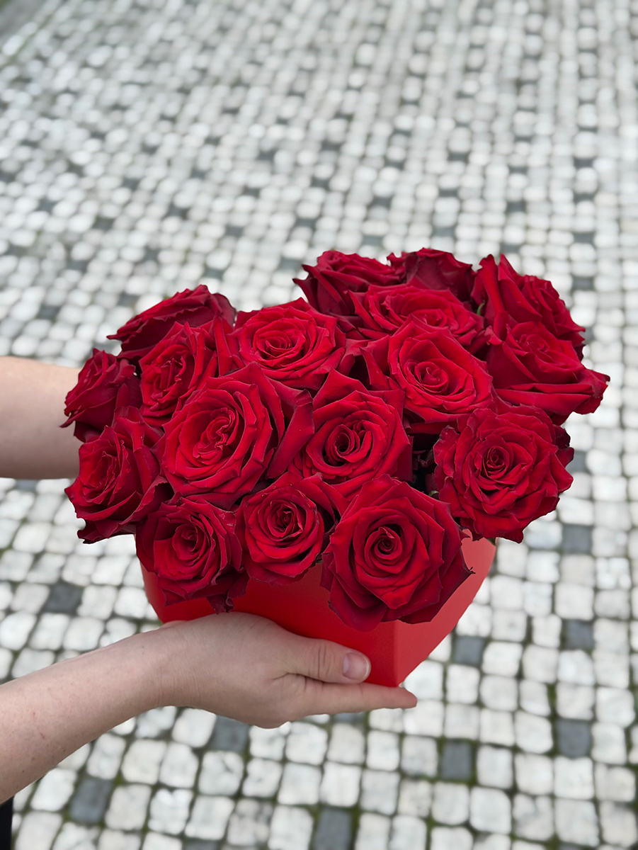 Rosas Vermelhas em Caixa de Coração