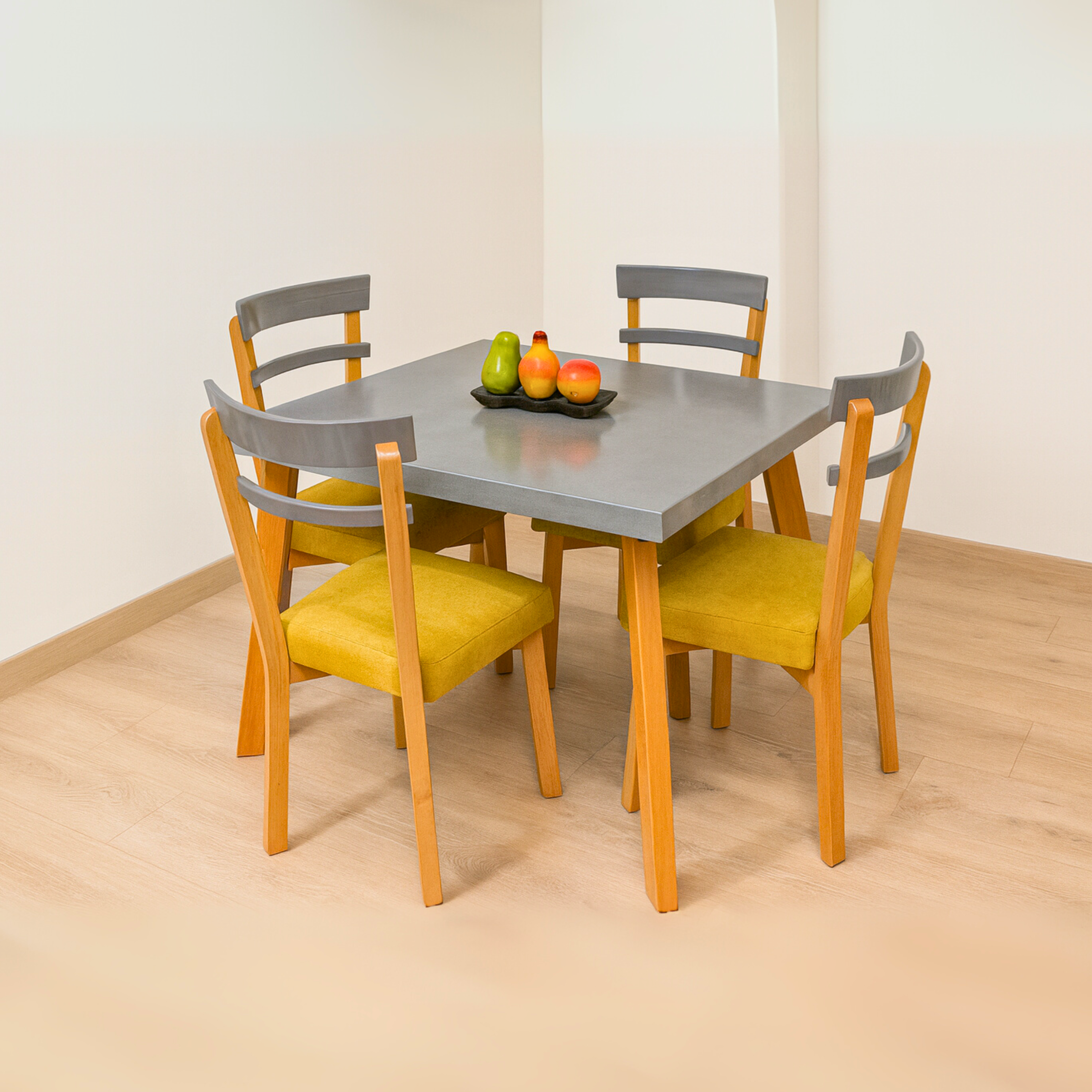 Ponny Gris , 4 puestos, Tapa Madera