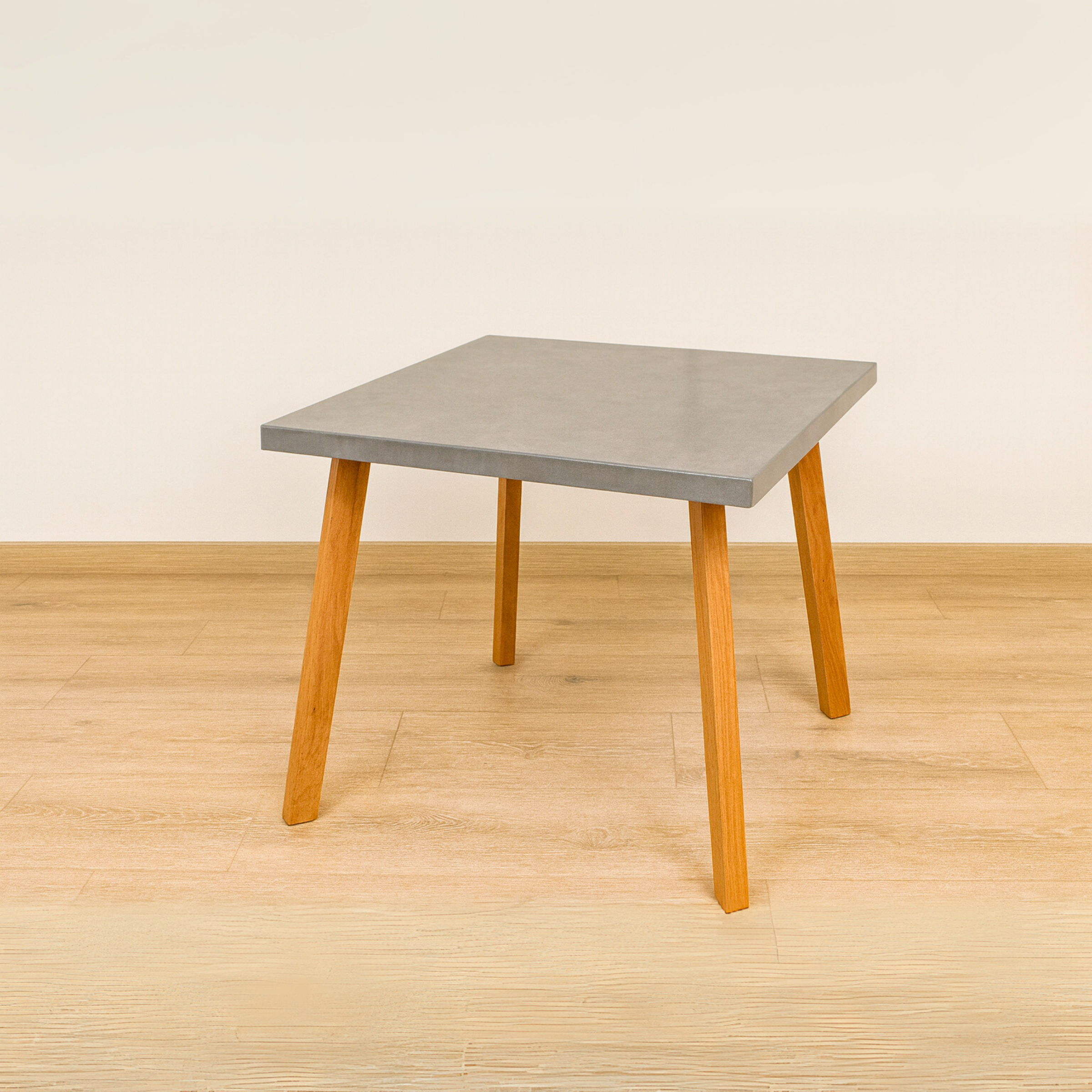 Ponny Gris , 4 puestos, Tapa Madera