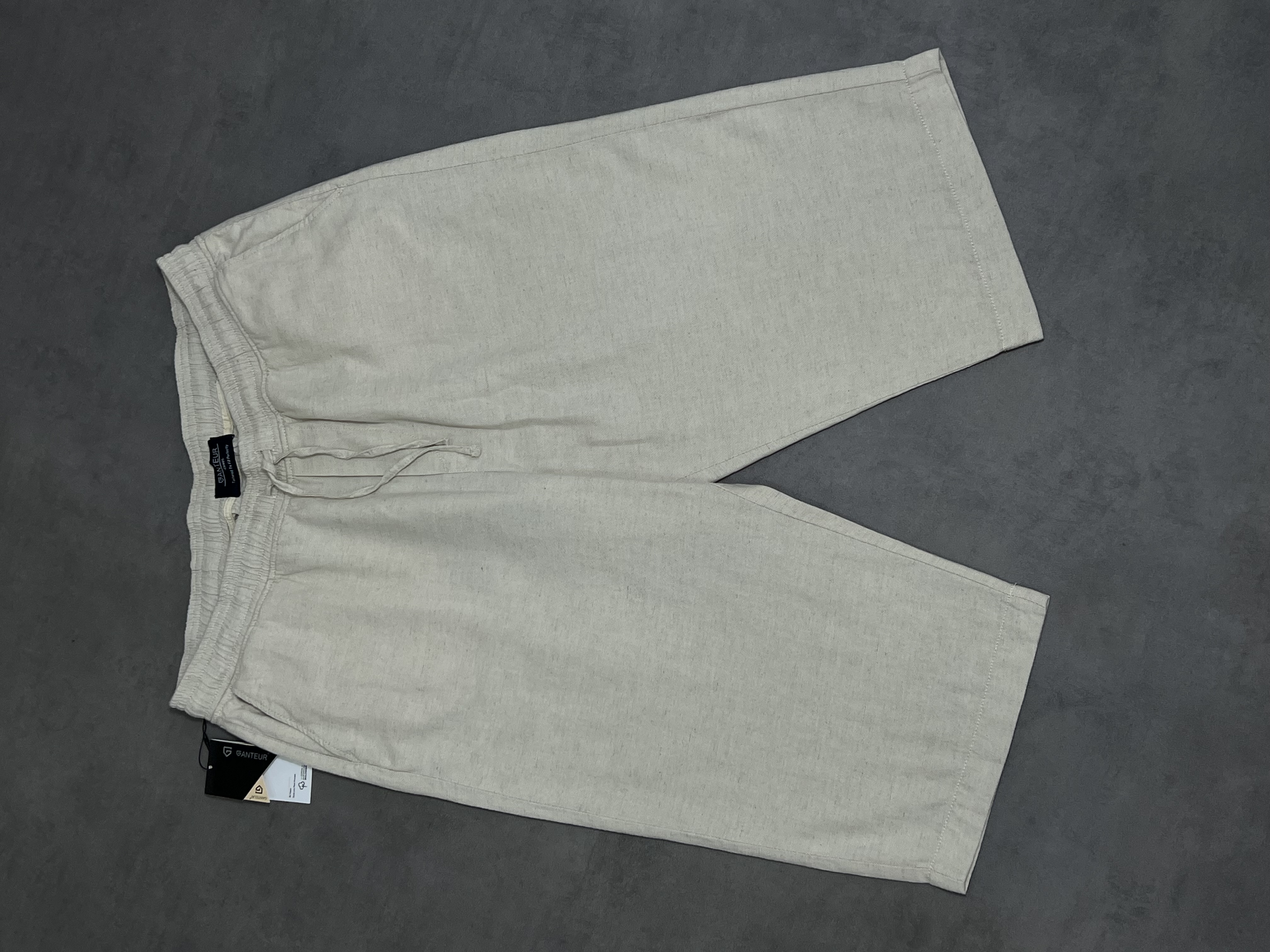 Pantacourt en lin beige