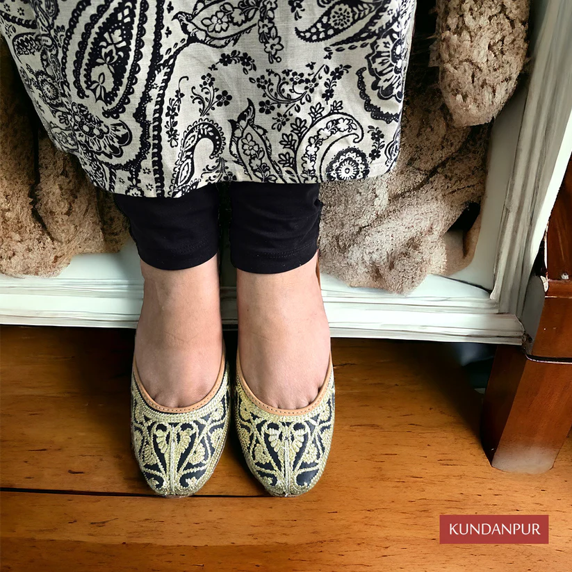 Handcrafted Ethnic Juttis