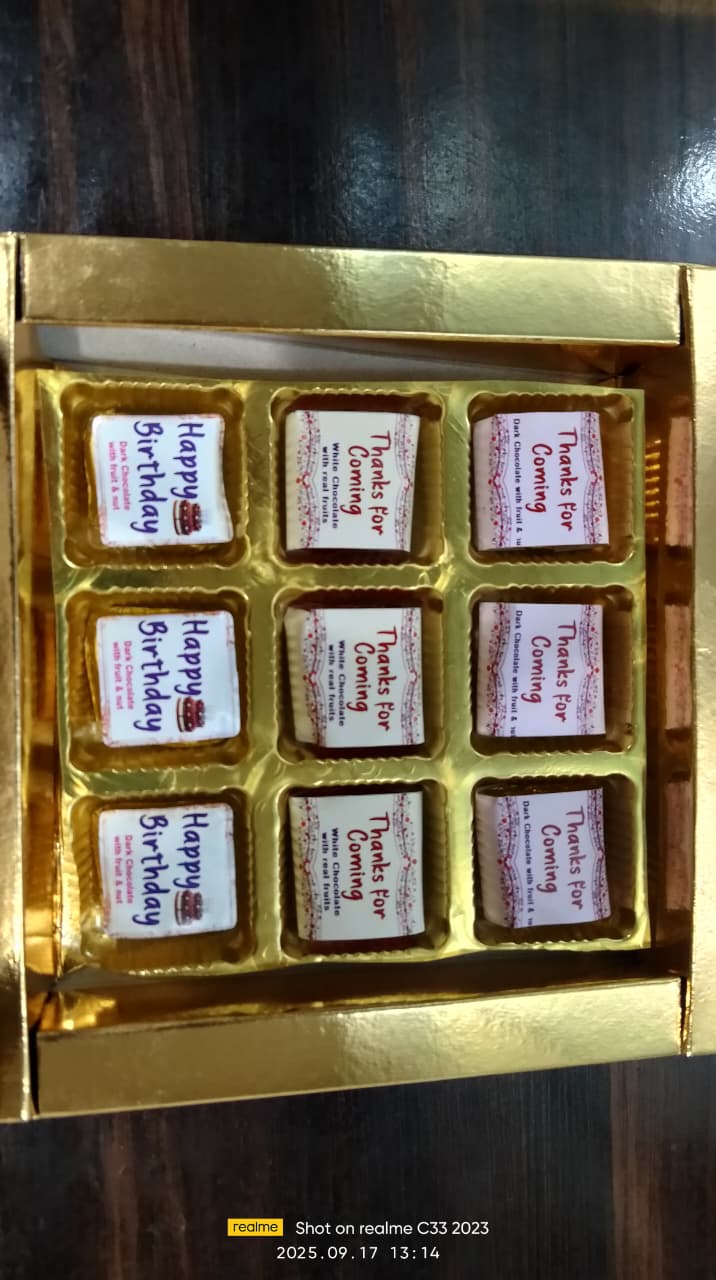Ashuh Chocolates Premium White Oreo Chocolate