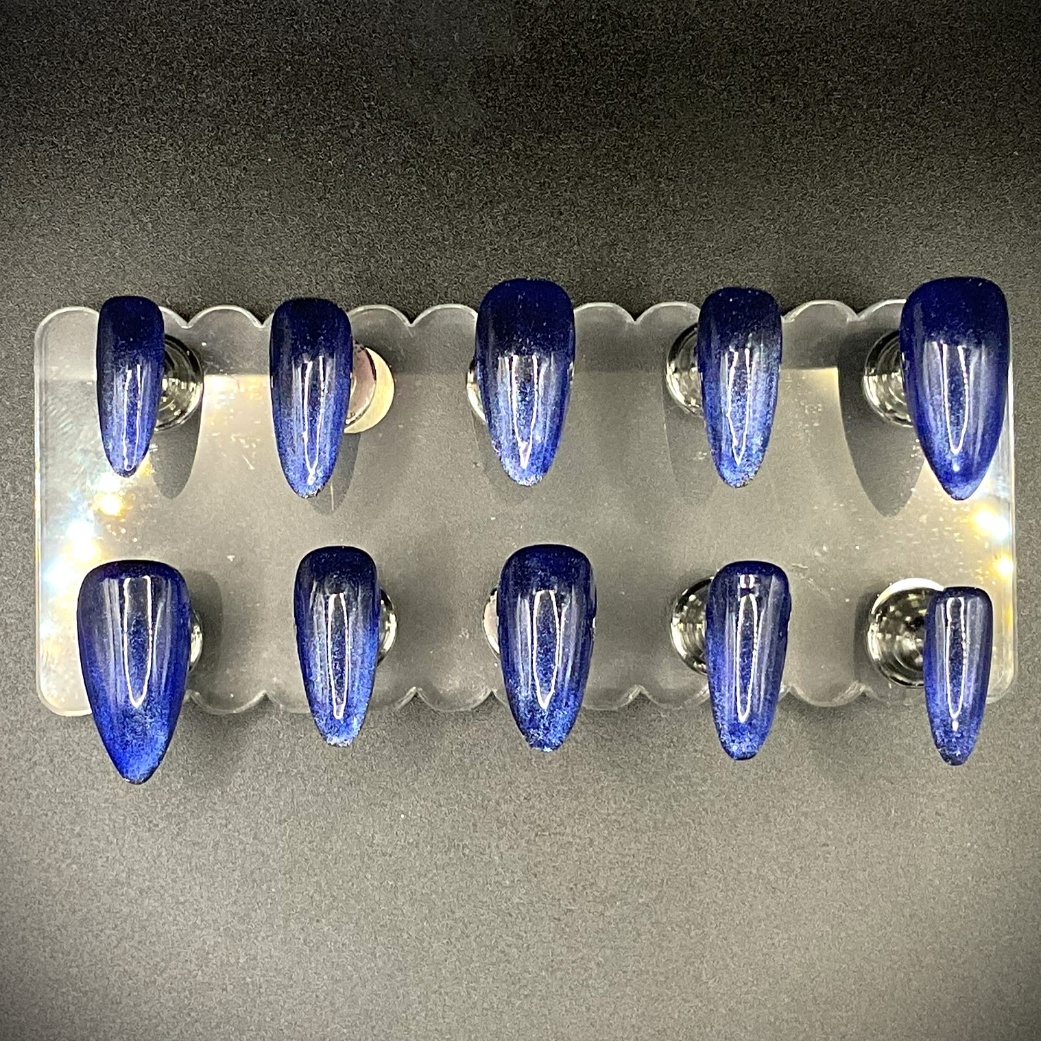 Dark blue cat eye tips - Almond Medium