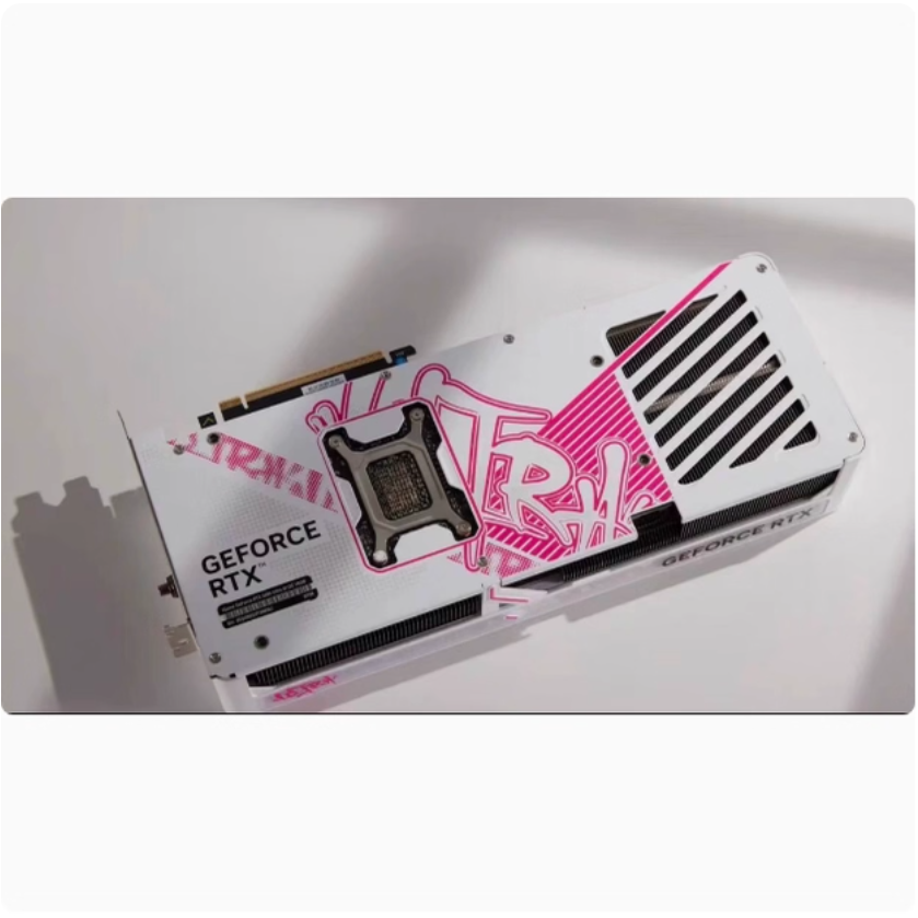七彩虹 iGame RTX 5080 ULTRA W OC 16G ！以纯白之姿，定义性能新纪元！