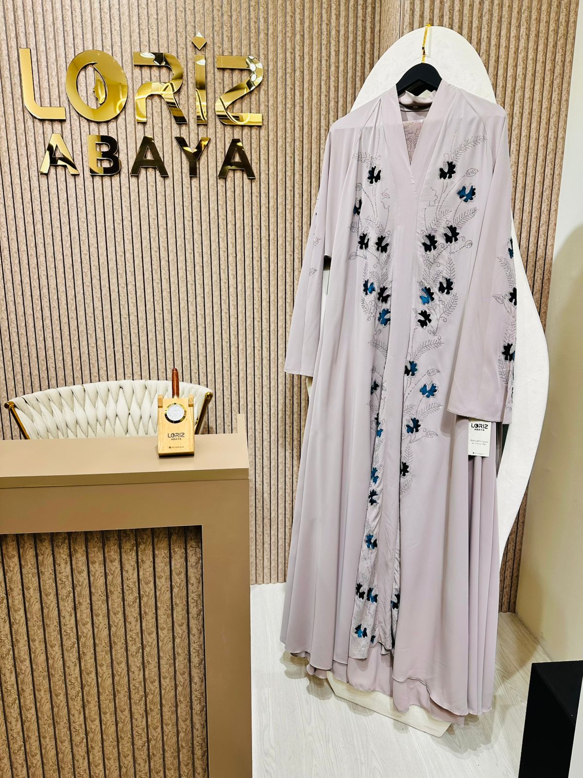 Abaya lilas brodée