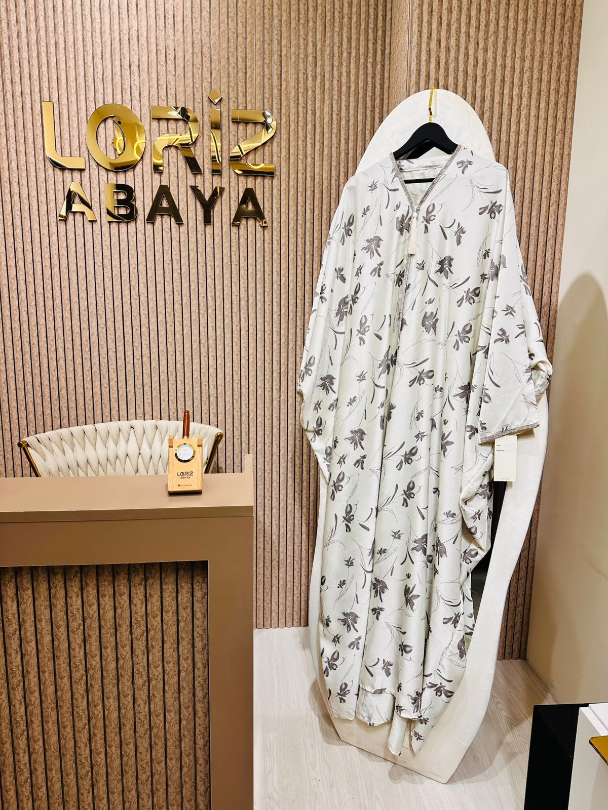 Abaya fleurie blanche