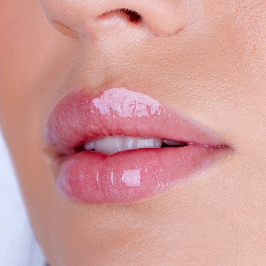 pierre rene Plumping Lip Gloss no. 01 ICE MILK