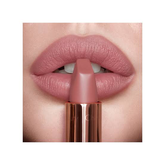 Charlotte tilbury Matte Revolution lipstick - Pillow Talk