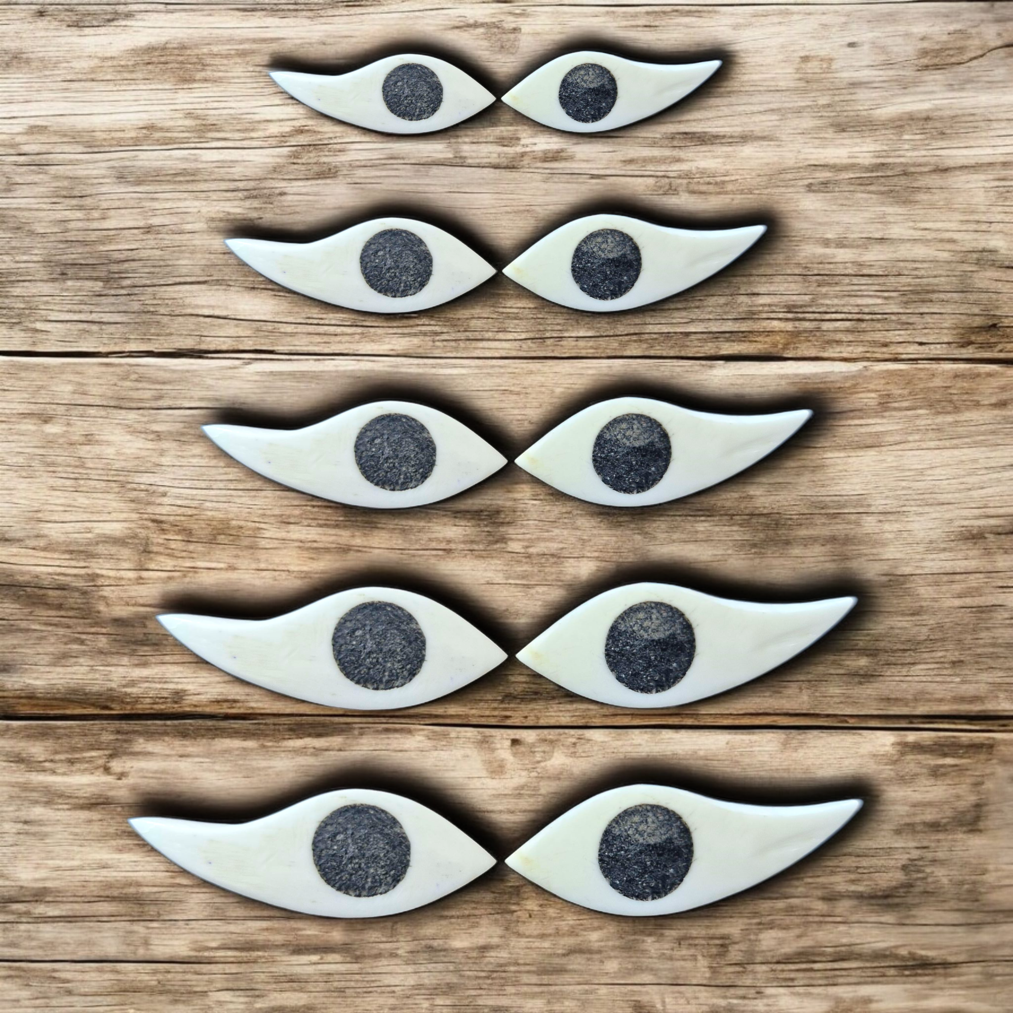 Kataksh Netra- Radharaman Ji Style (Pure Shankh Eyes)