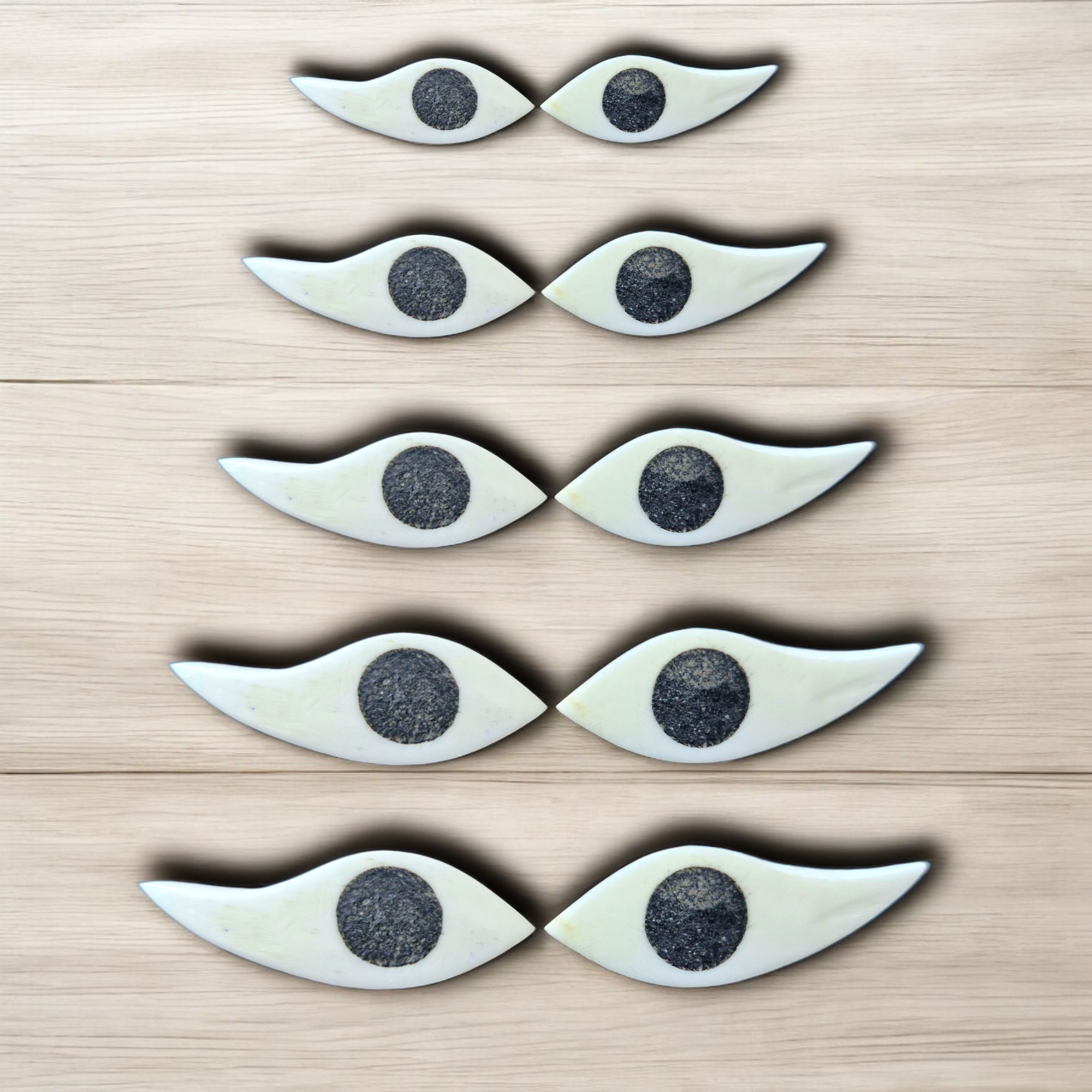 Kataksh Netra- Radharaman Ji Style (Pure Shankh Eyes)