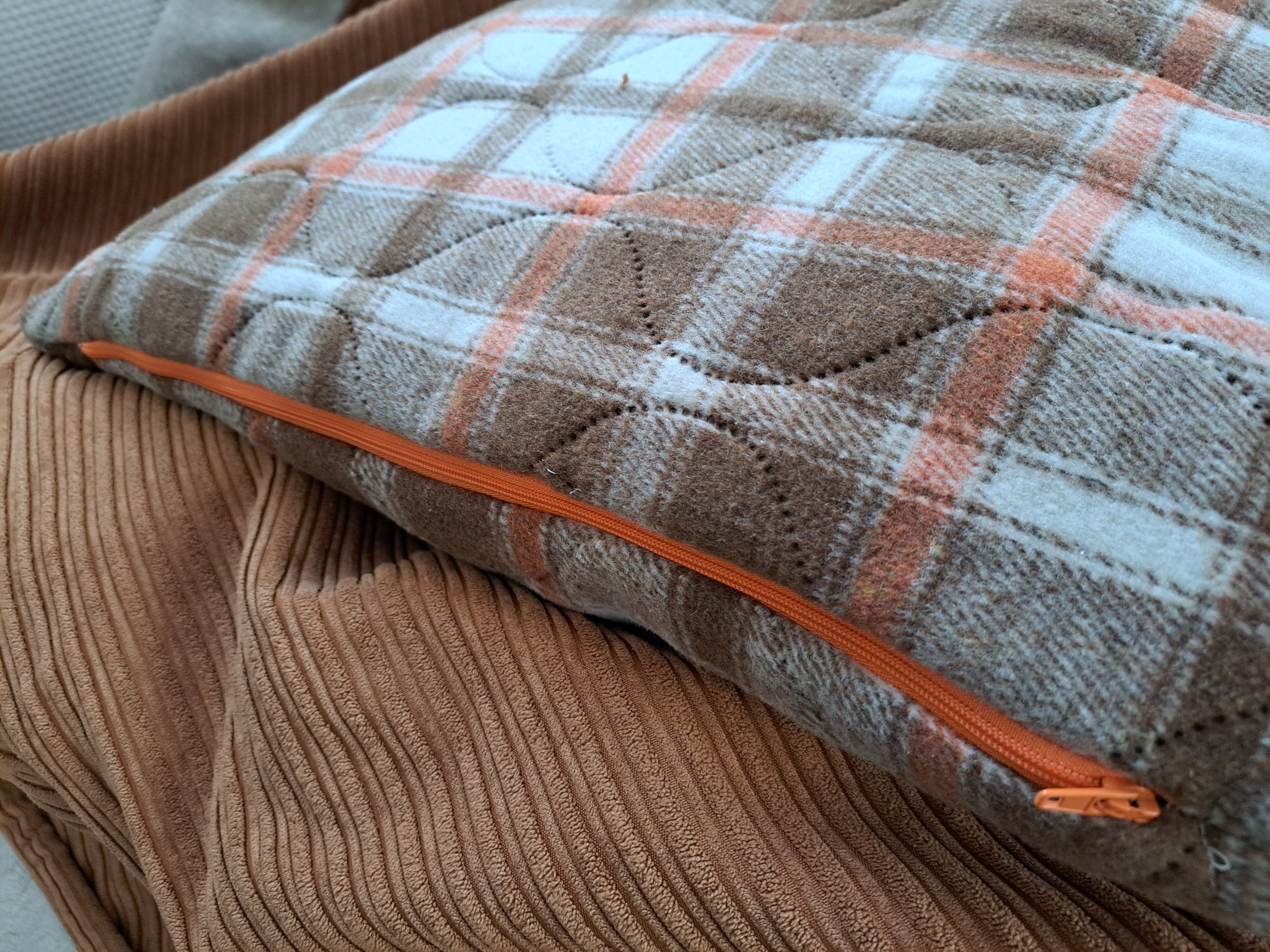 Housse coussin à carreaux