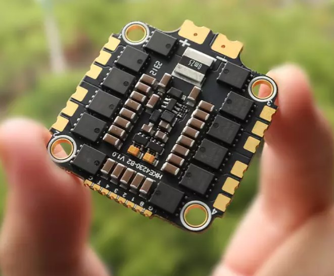 32-bit 65A Four-in-one Speed Controller 30mm-30mm 2-8S Racing Drone