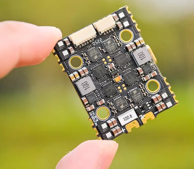 F722 32-bit 50A AIO Dual BEC 2-6S Flight Control Flying Machine Flight Control ESC Integrated FPV Drone