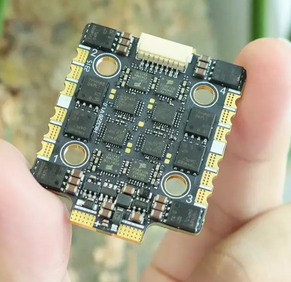 32-bit 65A Four-in-one Electronic Speed Controller Racing Ride 20x20mm2-8S